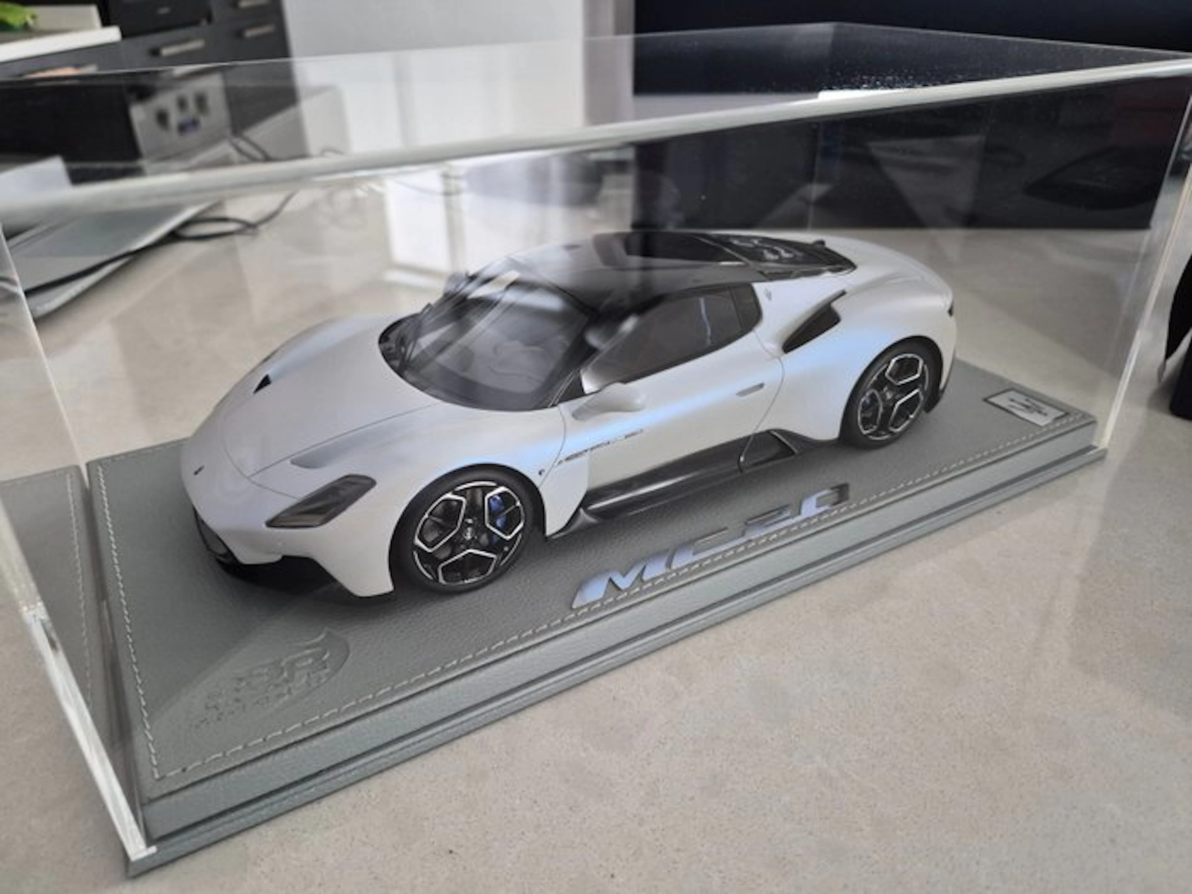 BBR 1:18 - Model sports car - Maserati MC20 Bianco Audace - P18191AMAS