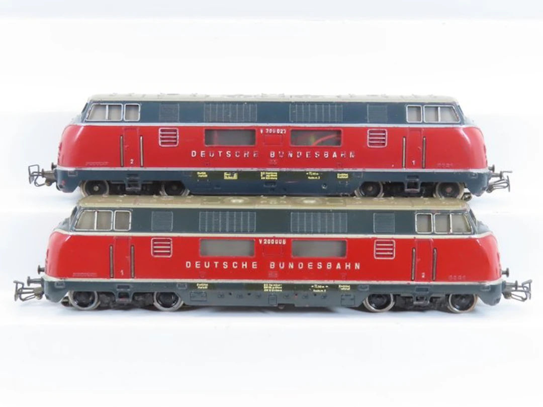 Märklin H0 - 3021 - Diesel locomotive (2) - 2x V200 - DB