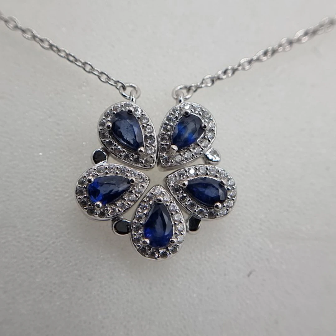 No reserve price - Necklace with pendant Silver Sapphire