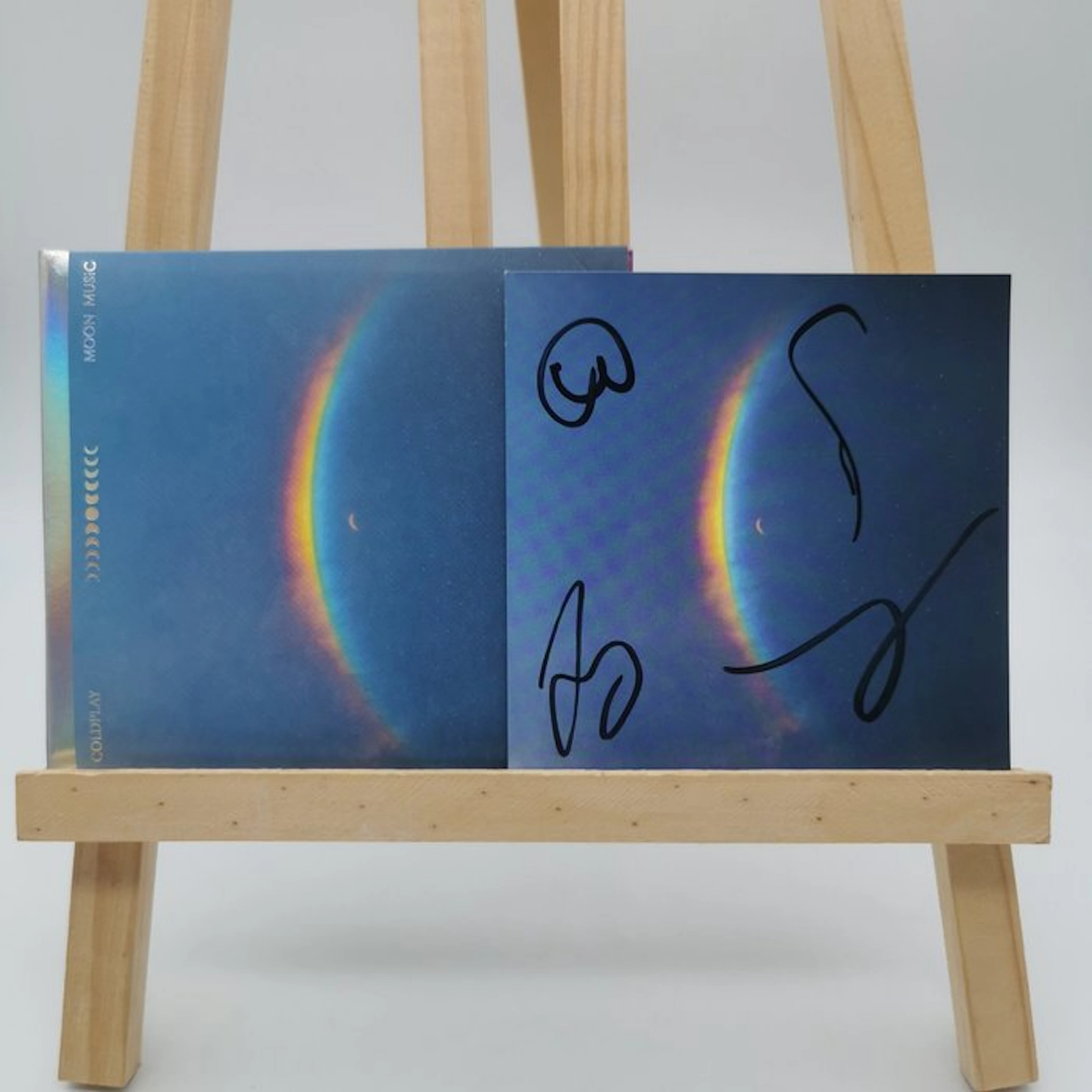 Coldplay - CD Moon Music - signed - CD - 2024