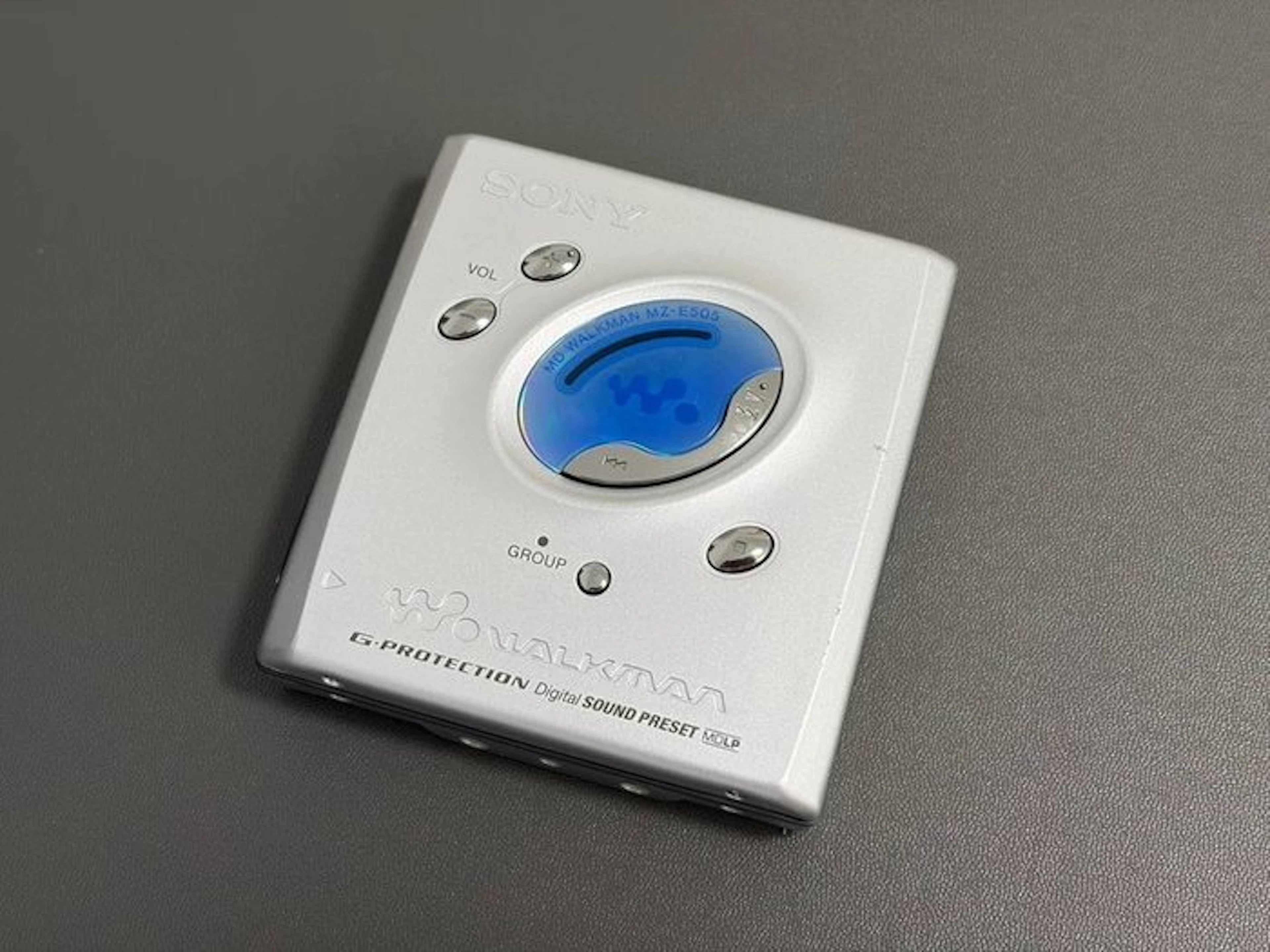 Sony - MZ-E505 MD Walkman Portable minidisc player