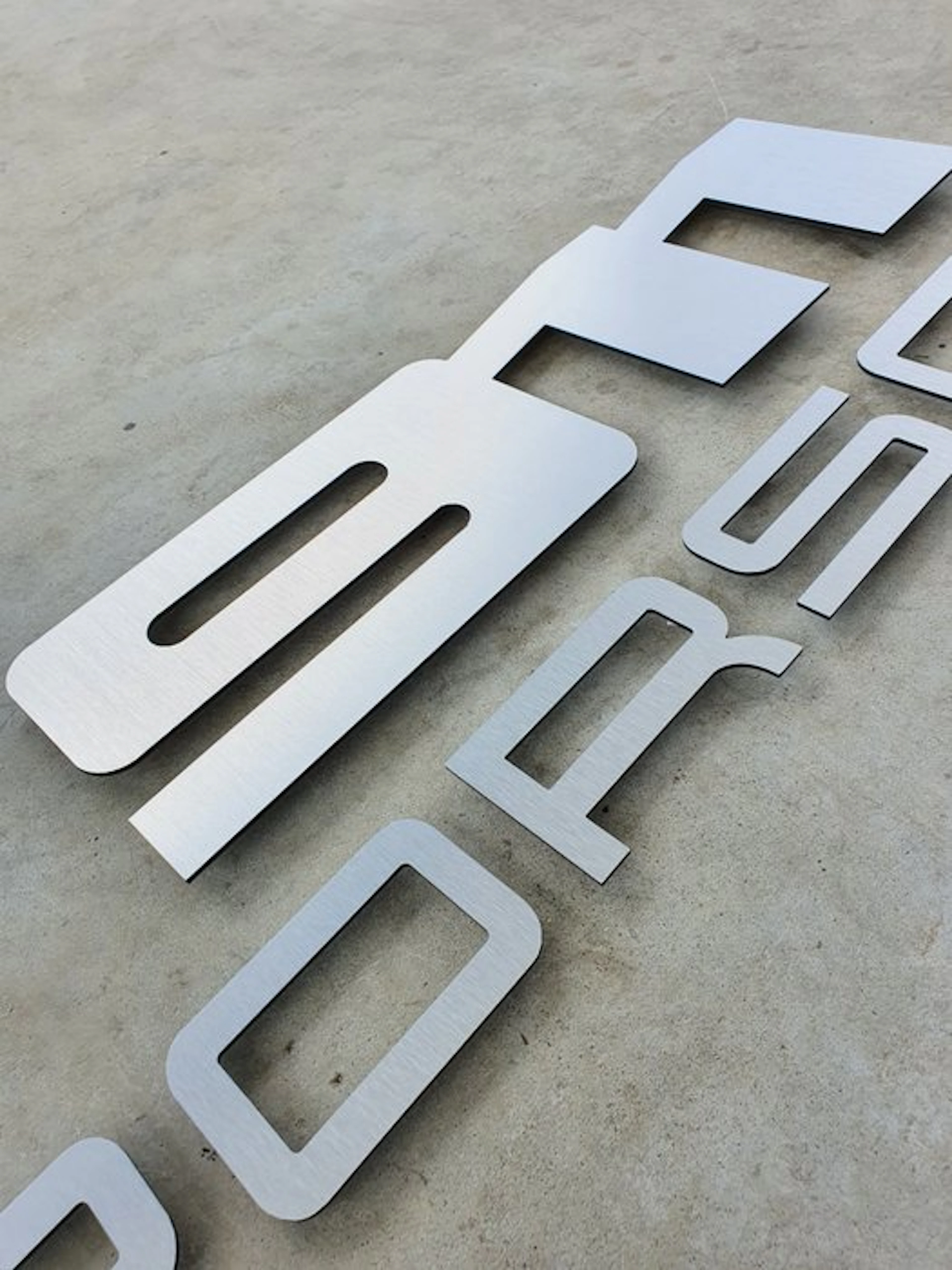 Sign - Porsche - Professional wall logo - Aluminium*- XXL...