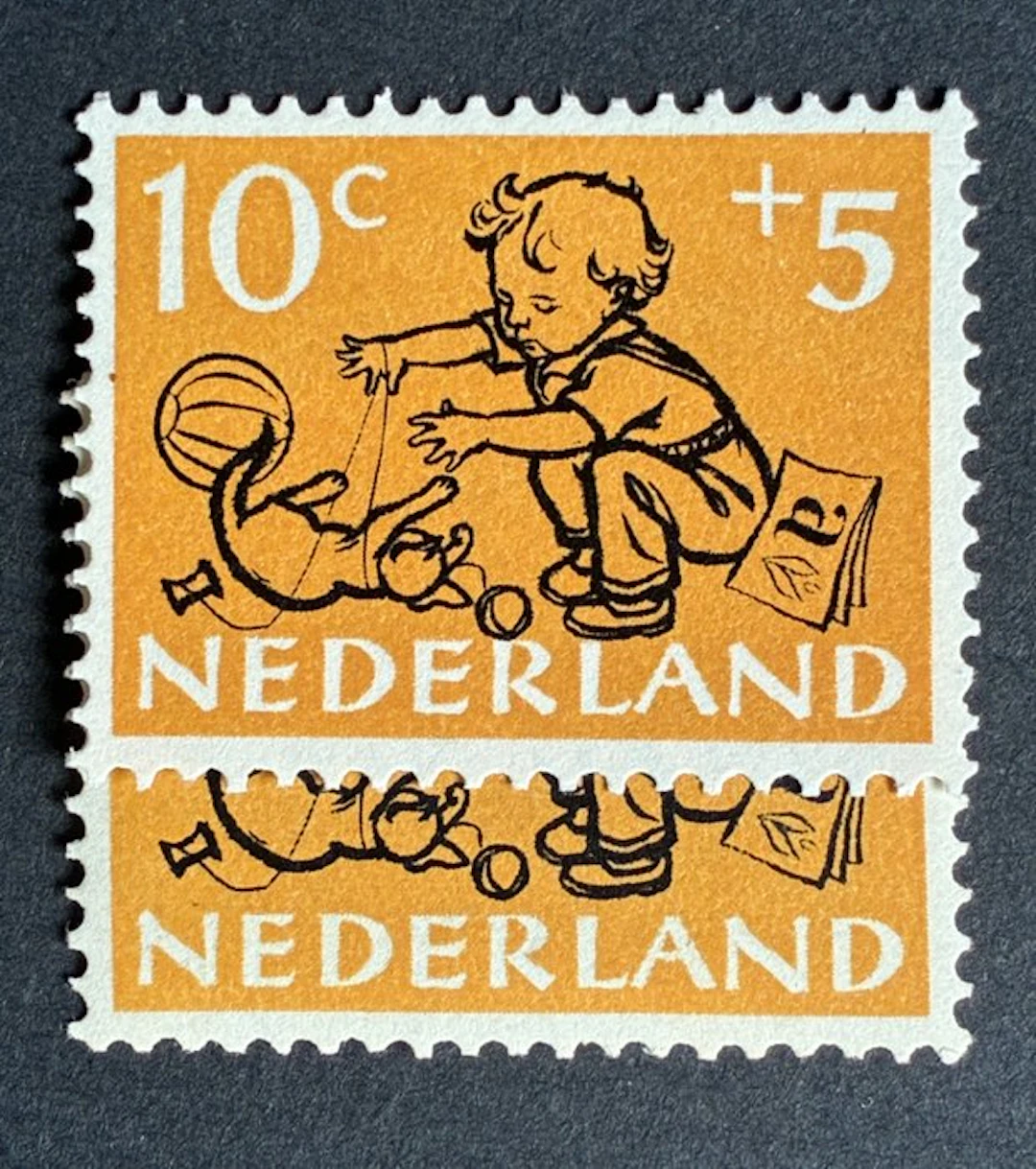 Netherlands 1952 - Kinderzegel with variety – shifted black overprint
