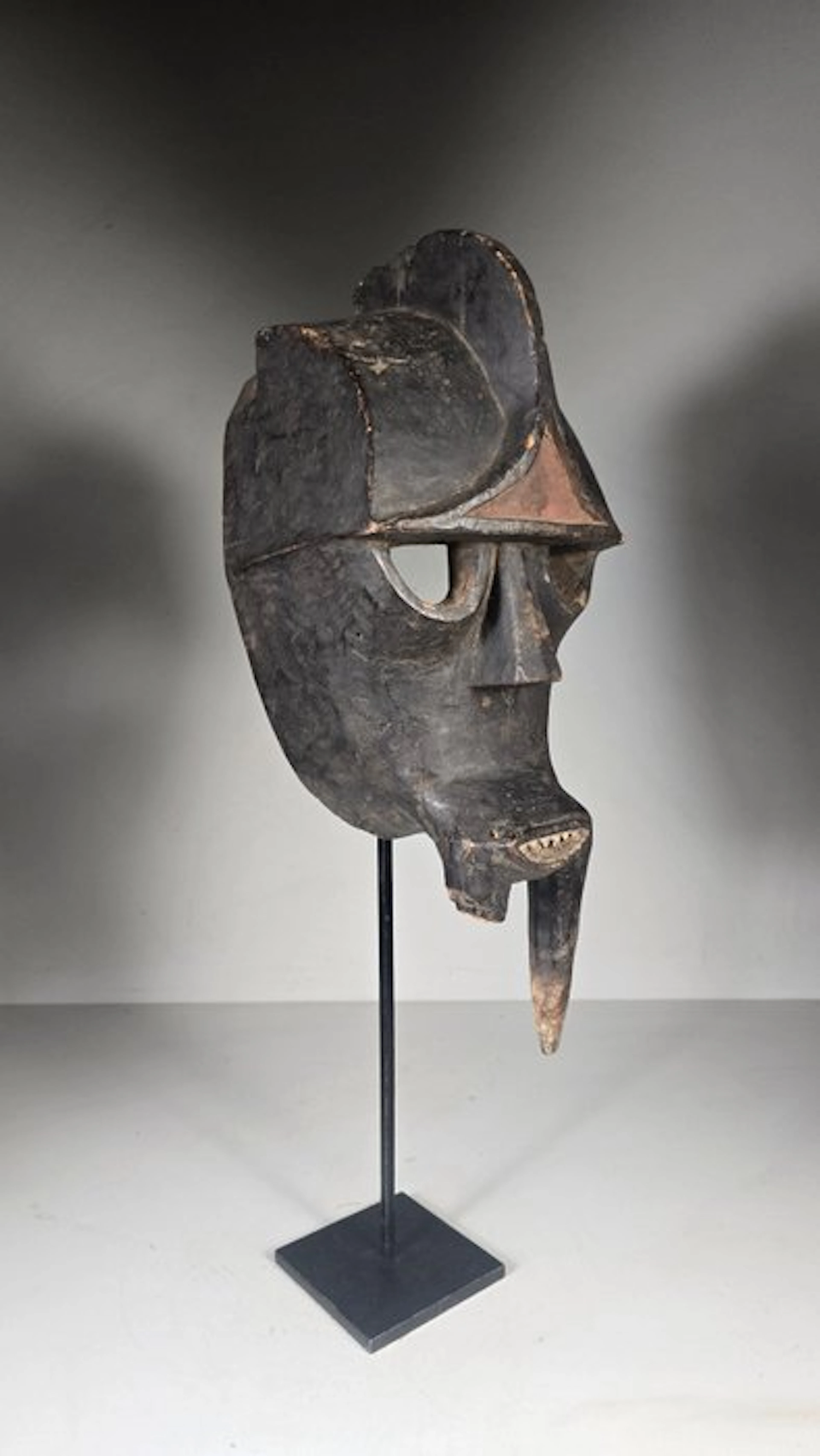 Mask - Gabon (No reserve price)