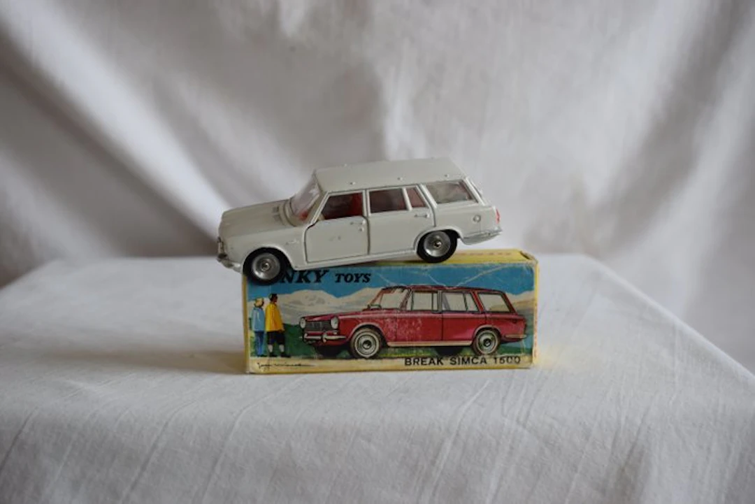 Dinky 1:43 - Model car - Simca 1500 Break nr. 507P