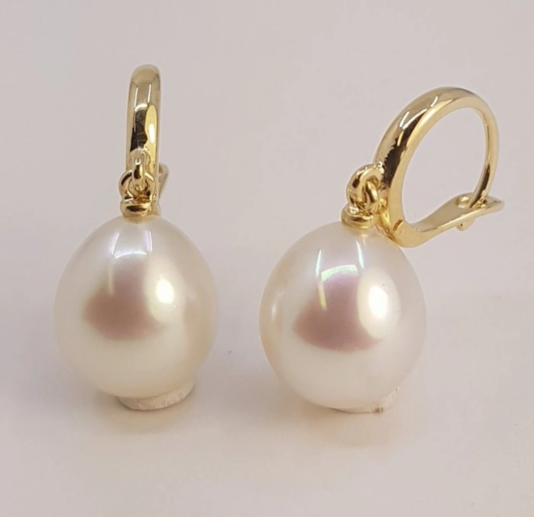Earrings - 14 kt. Yellow gold, 10x11mm White South Sea Pearls