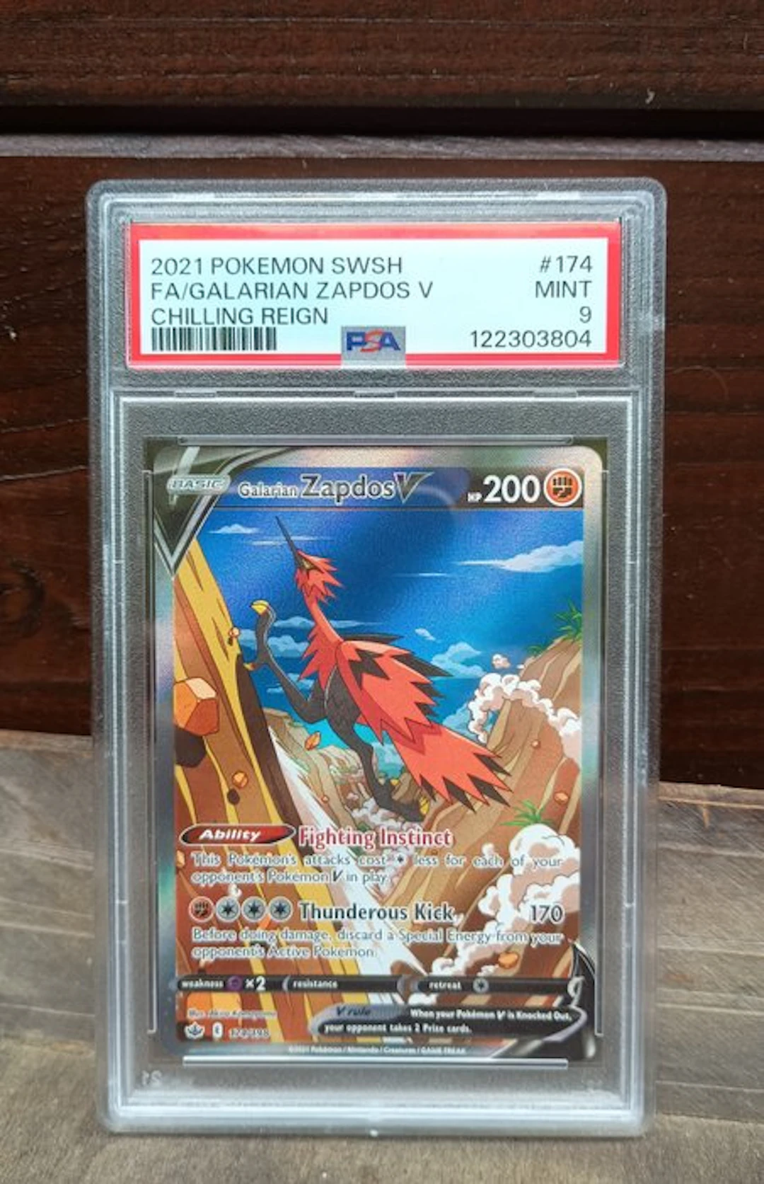 Pokémon - 1 Graded card - Galarian Zapdos 174/198 Foil