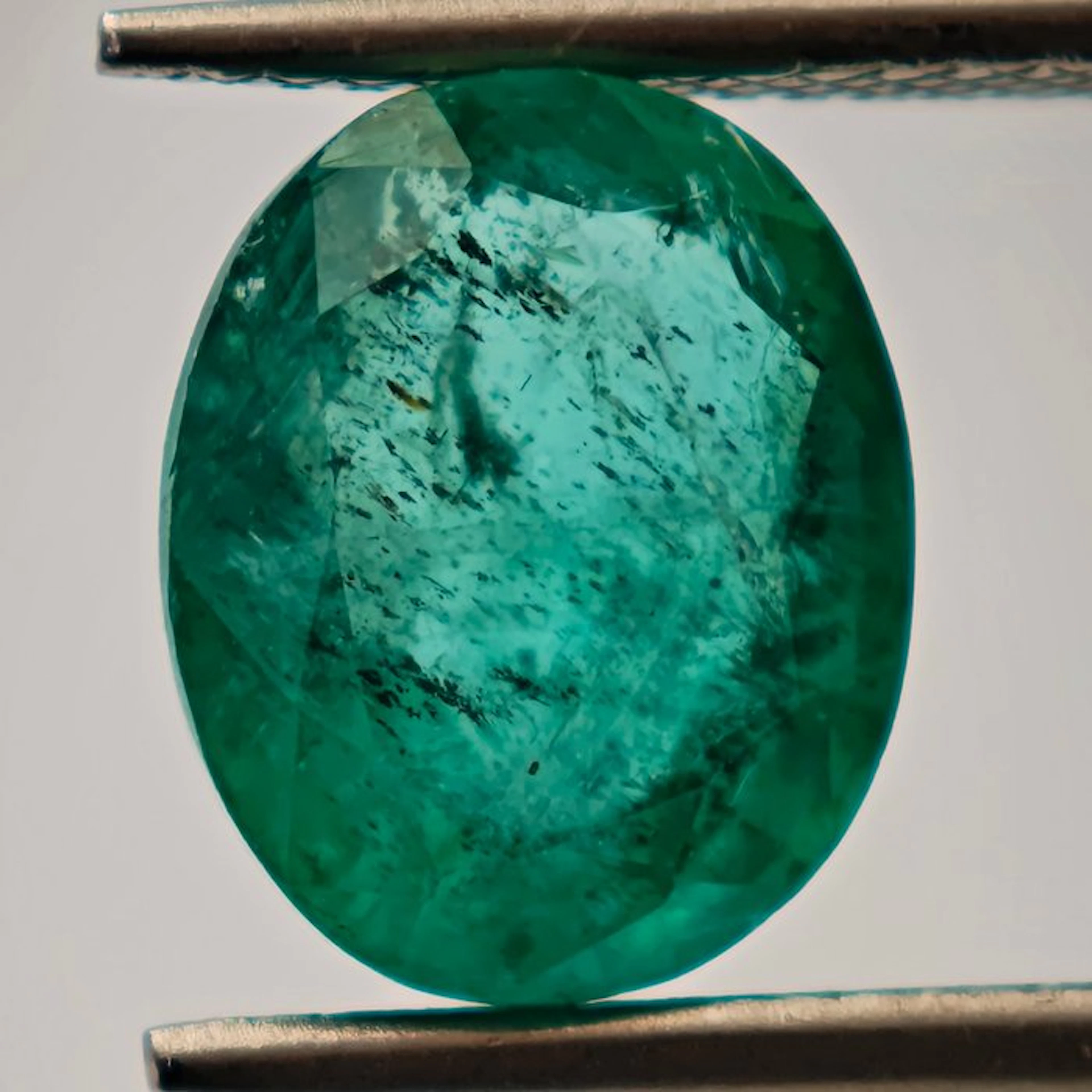 No reserve price Emerald - 2.39 ct - Antwerp Laboratory...