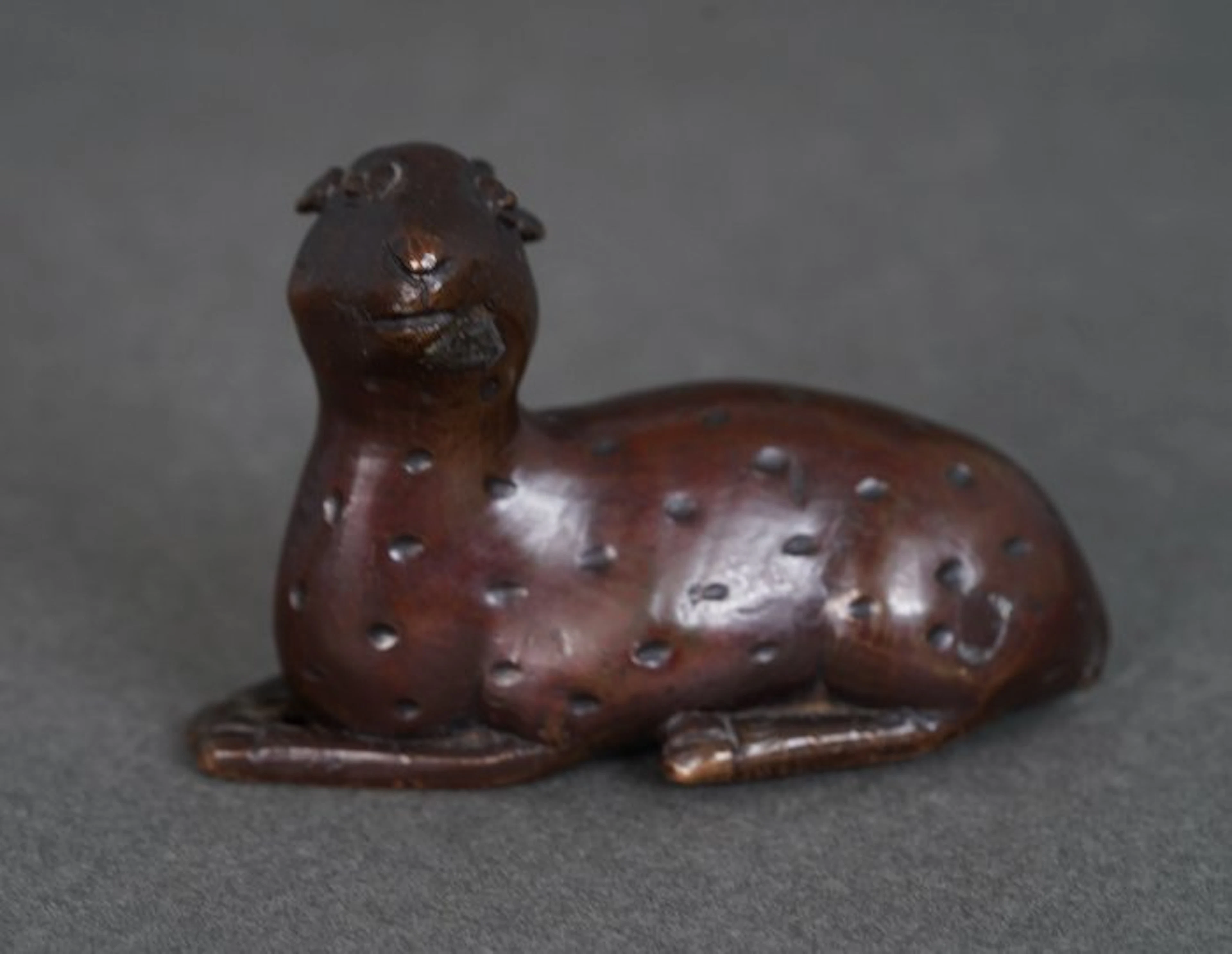 Reclining Spotted Deer with Lingzhi - 17th Century Scroll...