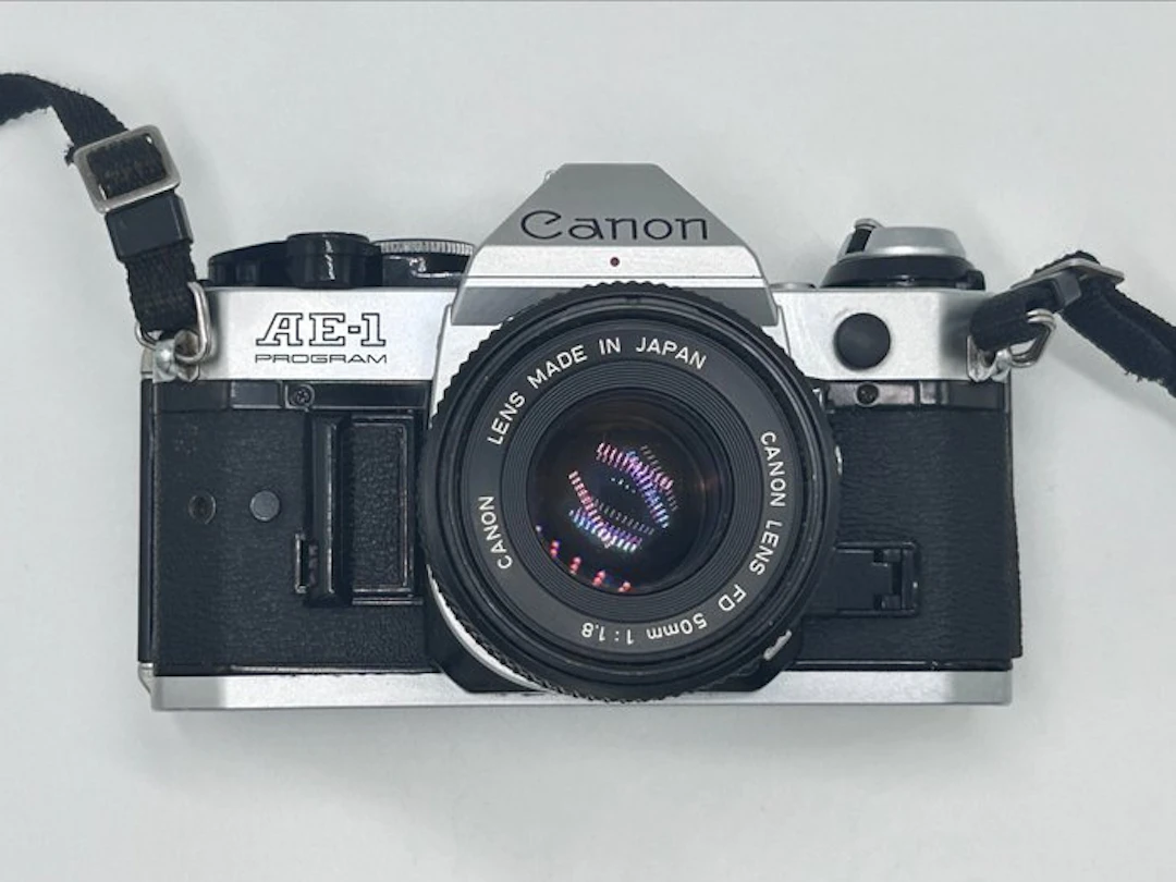 Canon AE-1 Program - FD 1,8/50mm + Flash Speedlite 188A | Analogue camera