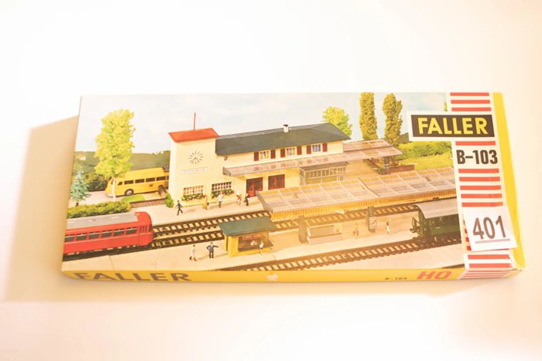 Faller H0 - Model train buildings (1) - Station Schönblick B-103