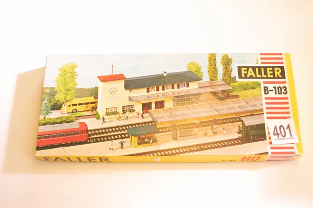 Faller H0 - Model train buildings (1) - Station Schönblick B-103