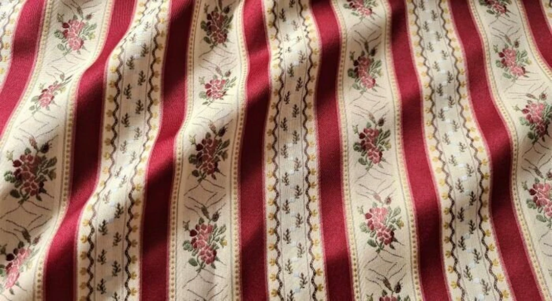 Boudoir d’Epoca – Elegance in floral stripes - Upholstery fabric -