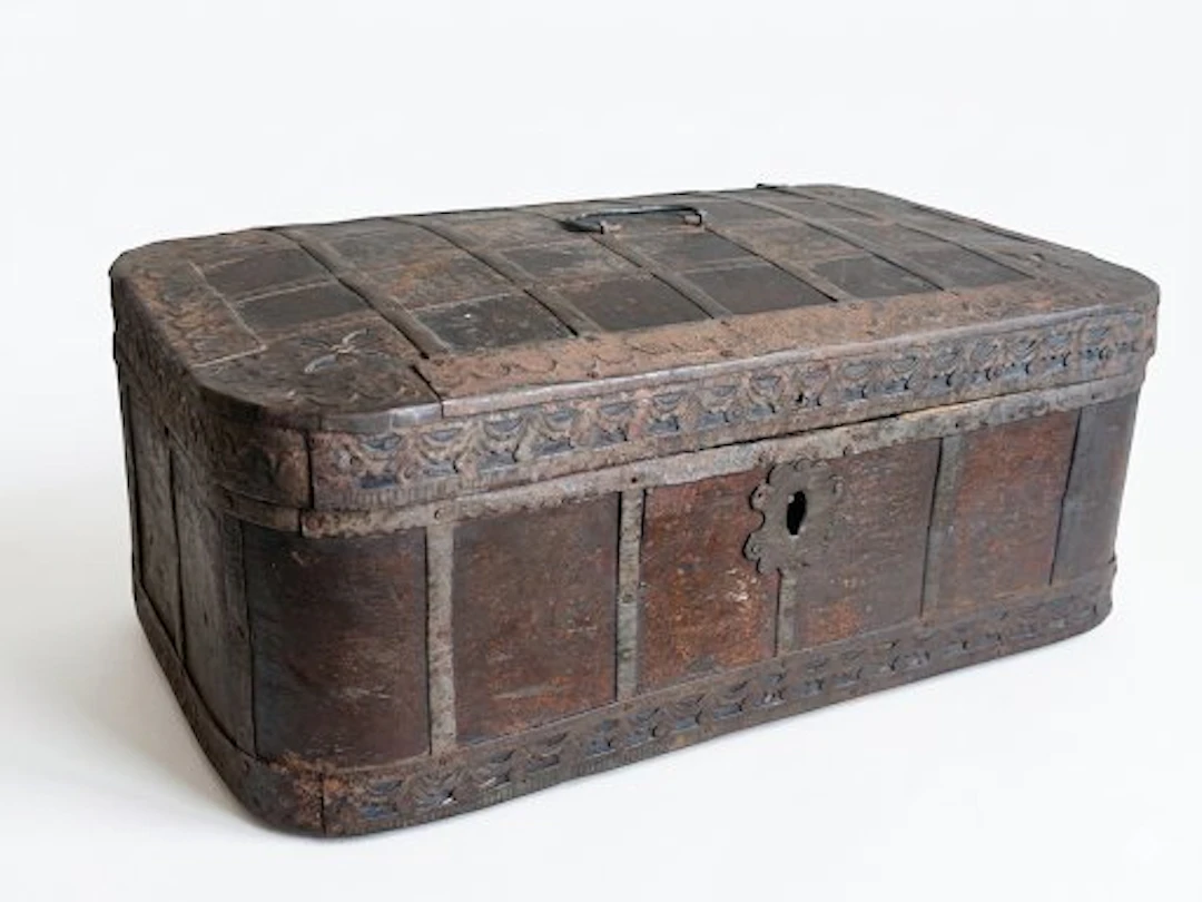 Chest - treasure chest - Wood, Wrought iron