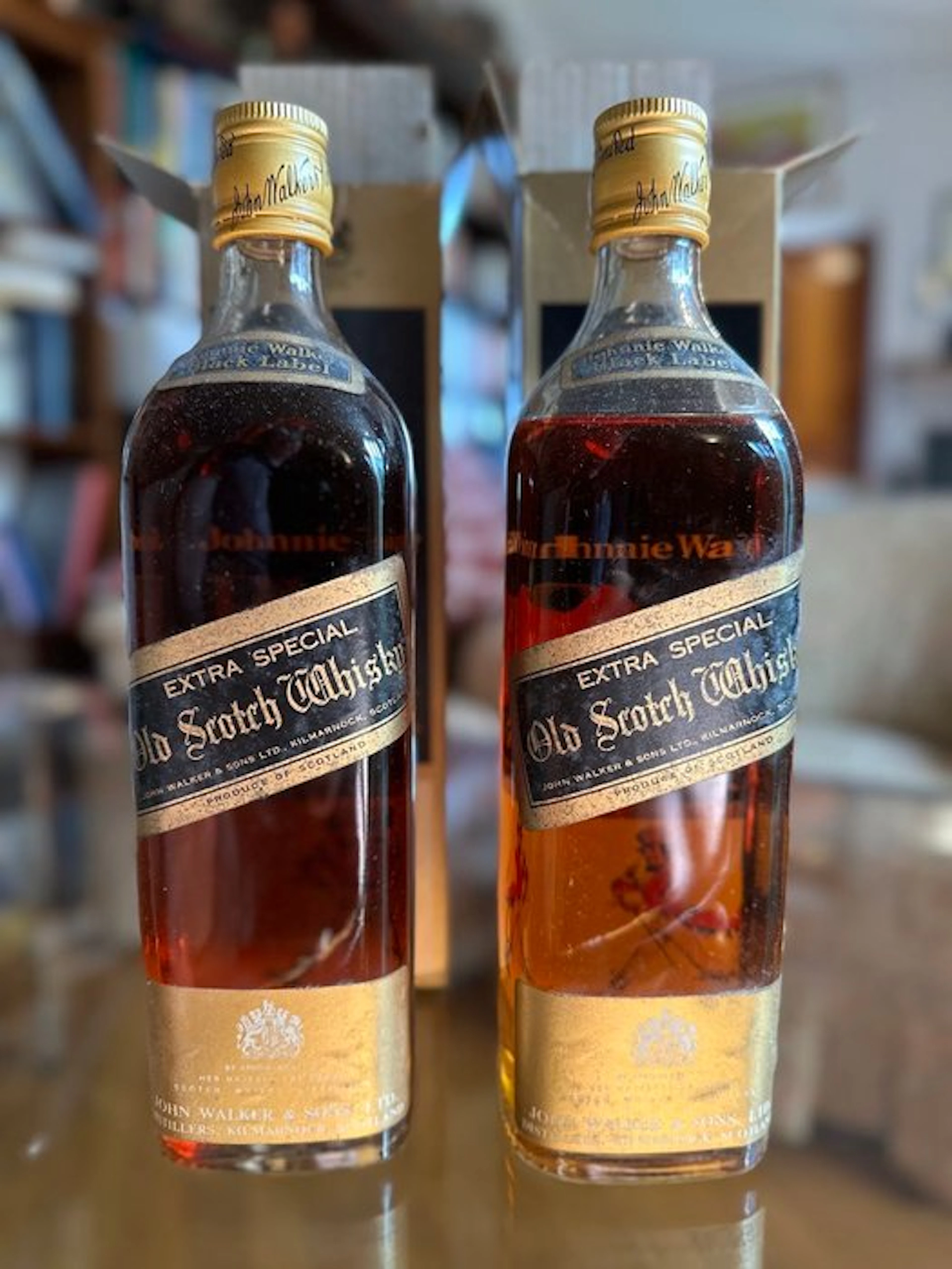 Johnnie Walker Black Label Extra Special - b. 1970s - 75cl - 2 bottles