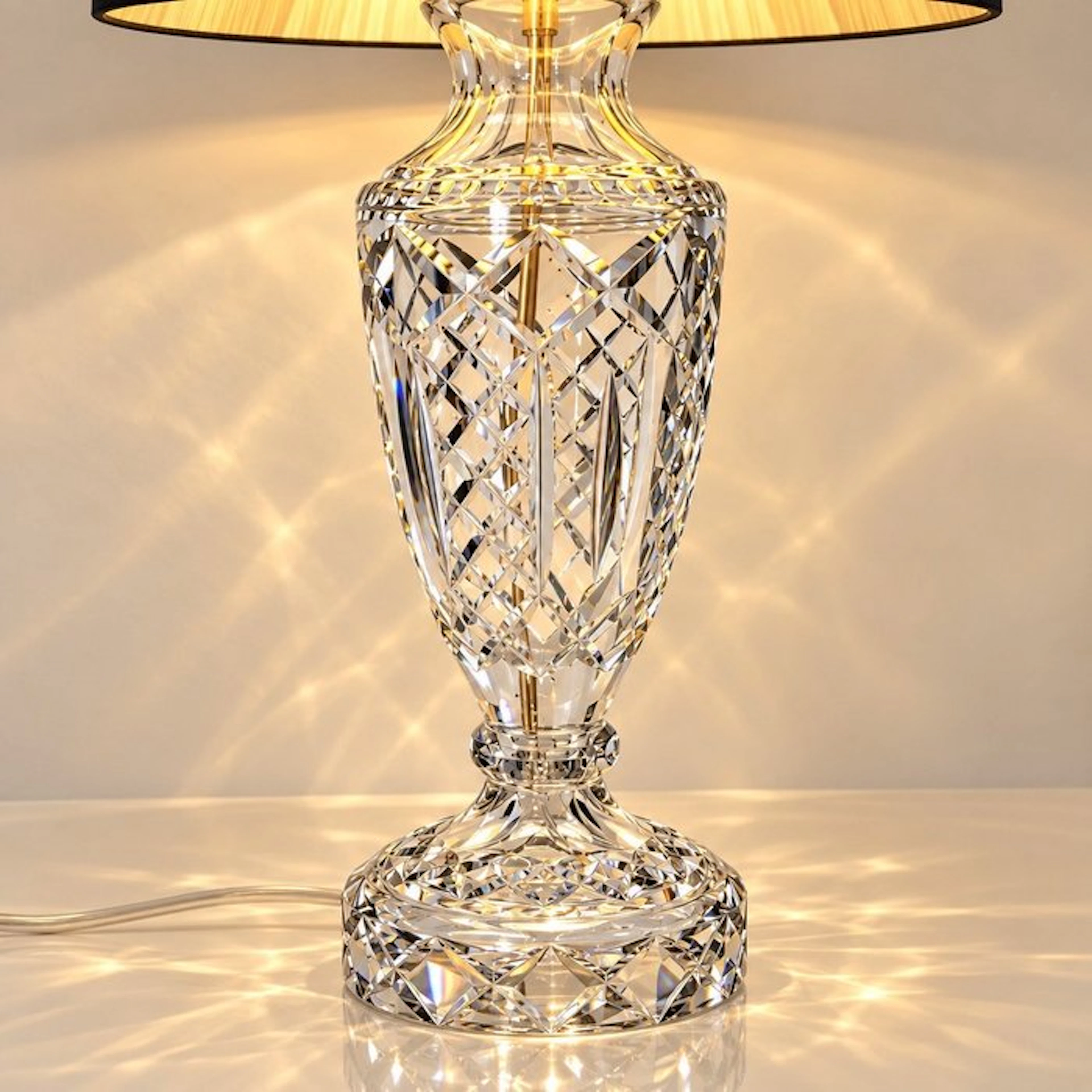 Val Saint Lambert - Floor lamp - baluster-shaped body - hand-cut diamond