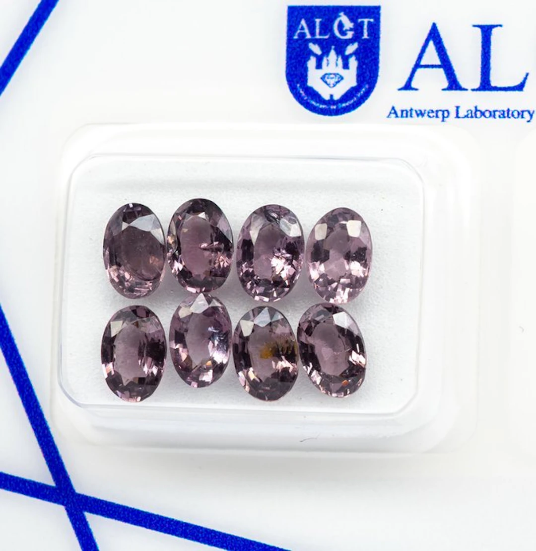 No reserve price - 8 pcs Spinel - 4.25 ct - Antwerp...