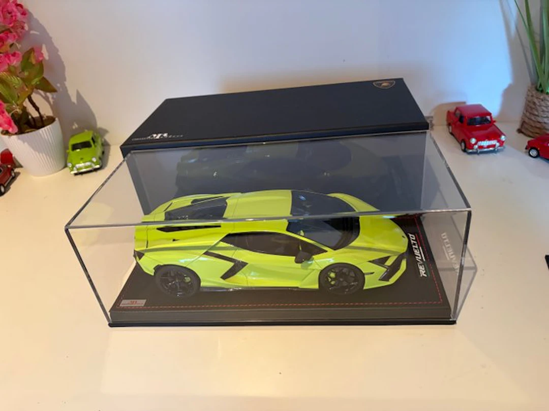MR Collection 1:18 - Model car - Lamborghini Revuelto - limited 28/99