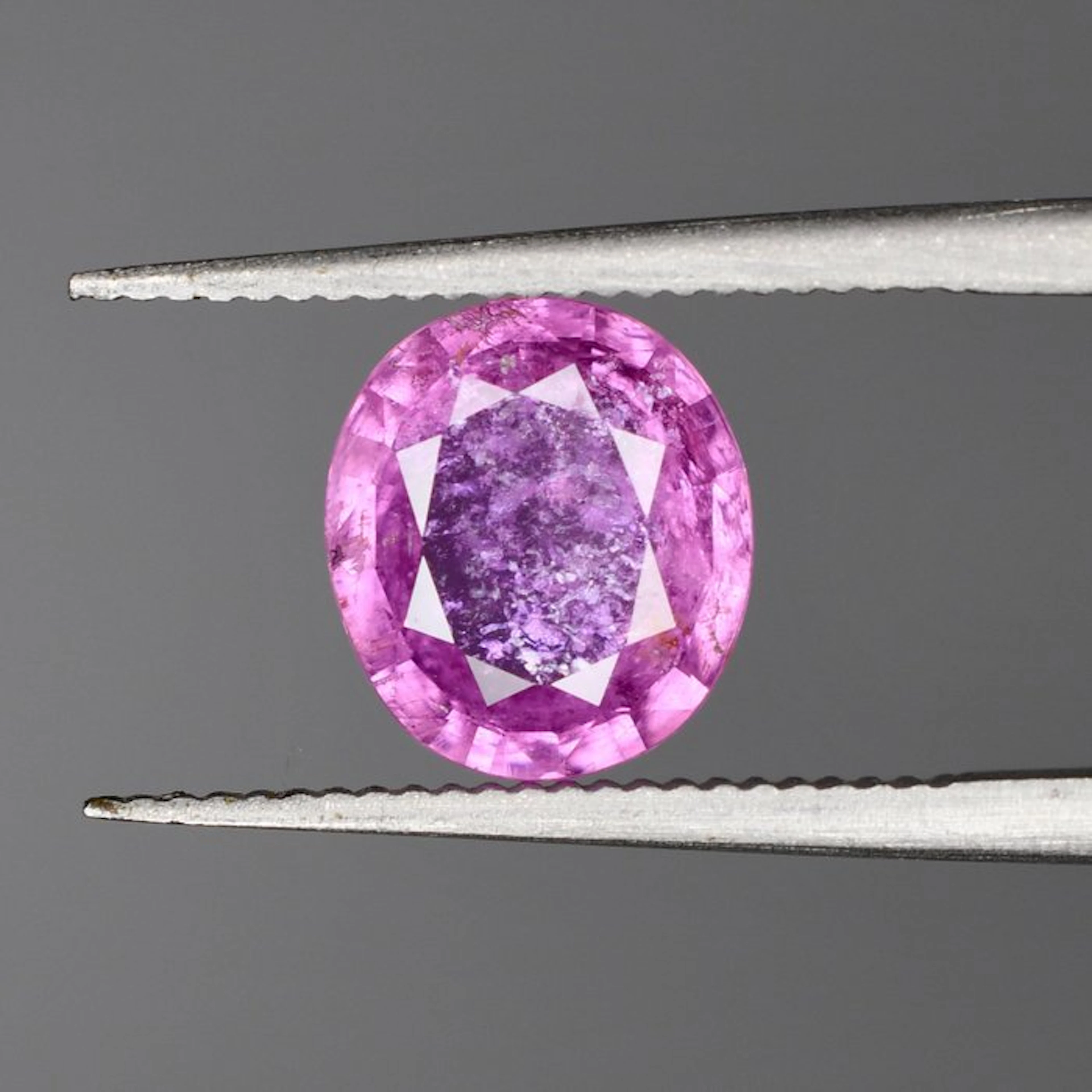 Pink Sapphire - 1.76 ct - International Gemological Institute (IGI) - Unheated