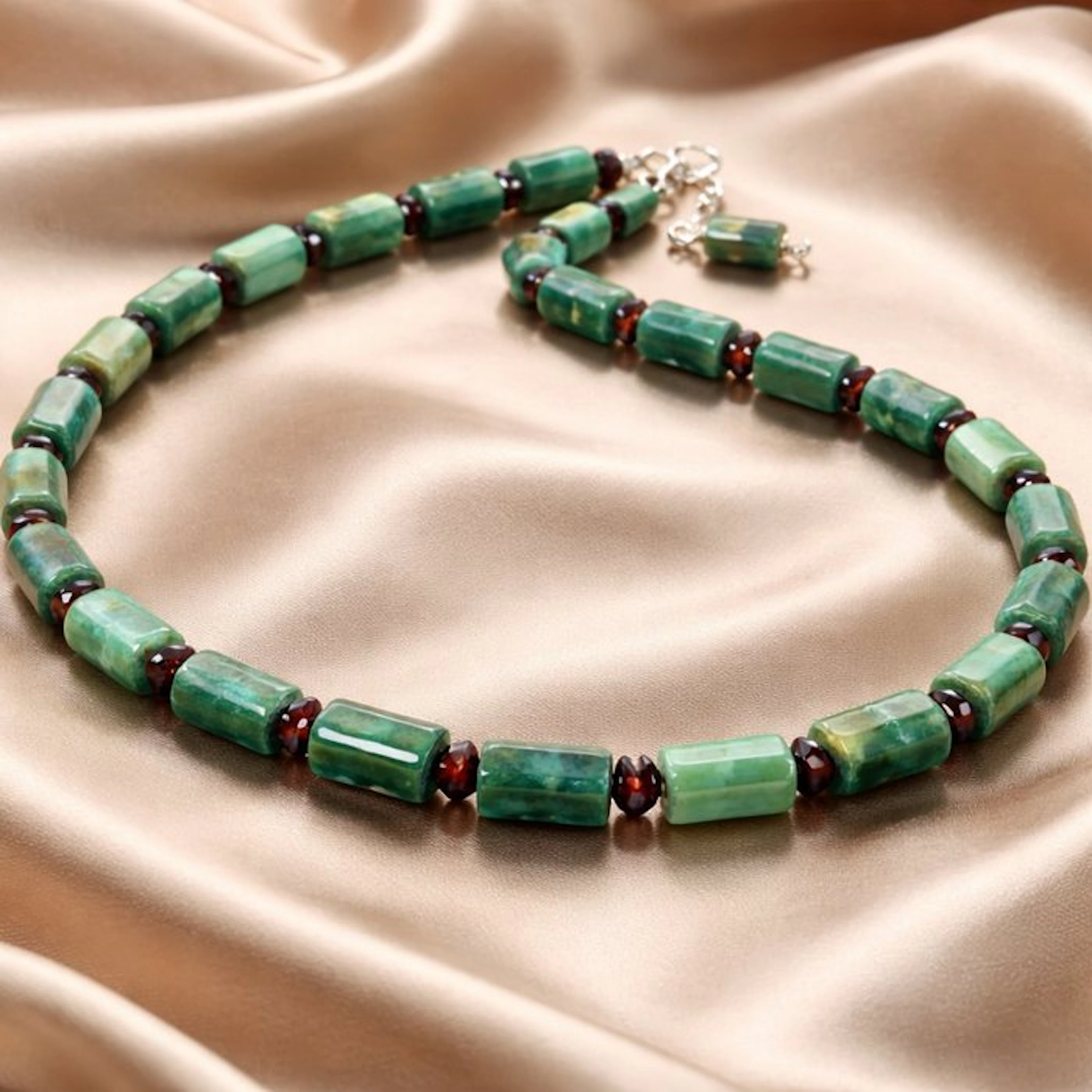 Silver - Necklace - Emerald, garnet