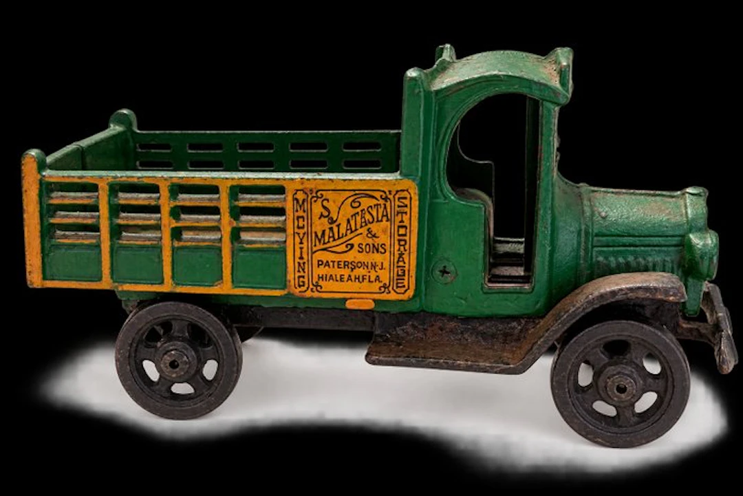 Malatesta - Figurine - Gietijzeren speelgoed vrachtwagen - Metal, Iron