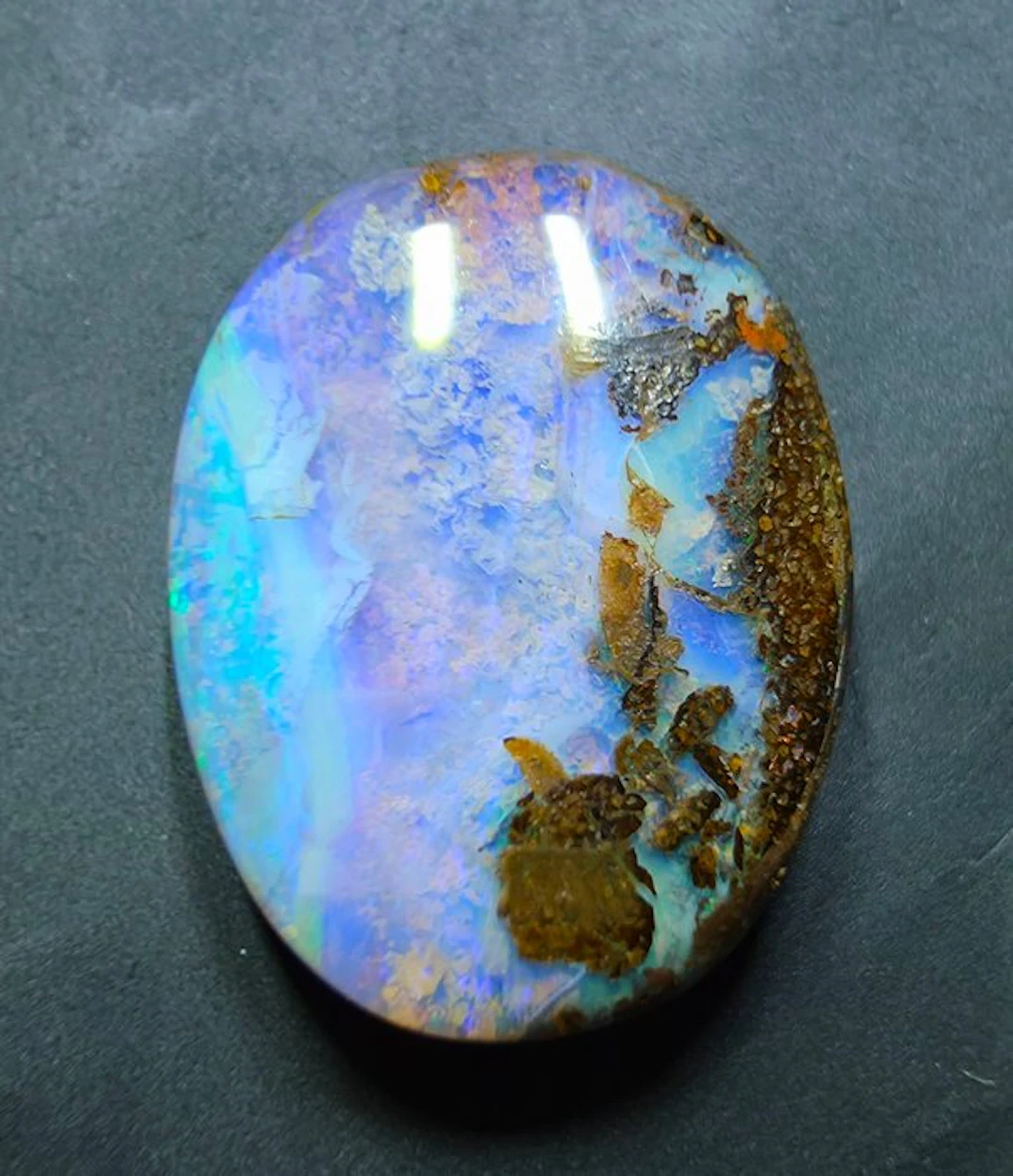Opal Cabochon - Height: 11.5 mm - Width: 9 mm- 0.54 g - (1)