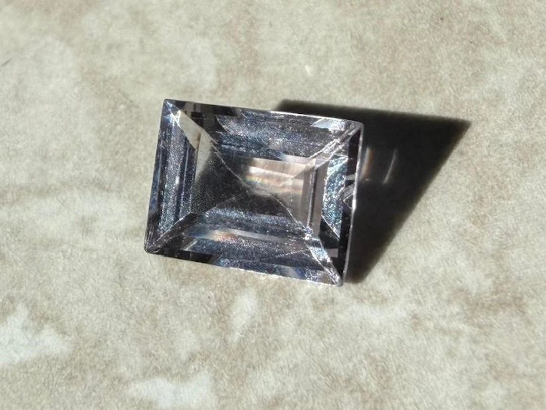 1 pcs Pink Spinel - 2.15 ct - Gem Report Antwerp (GRA)