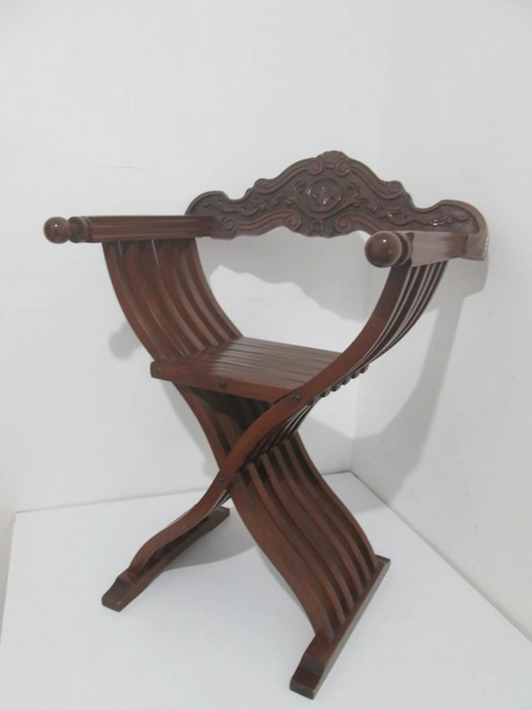 Chair - red beech - Savonarola