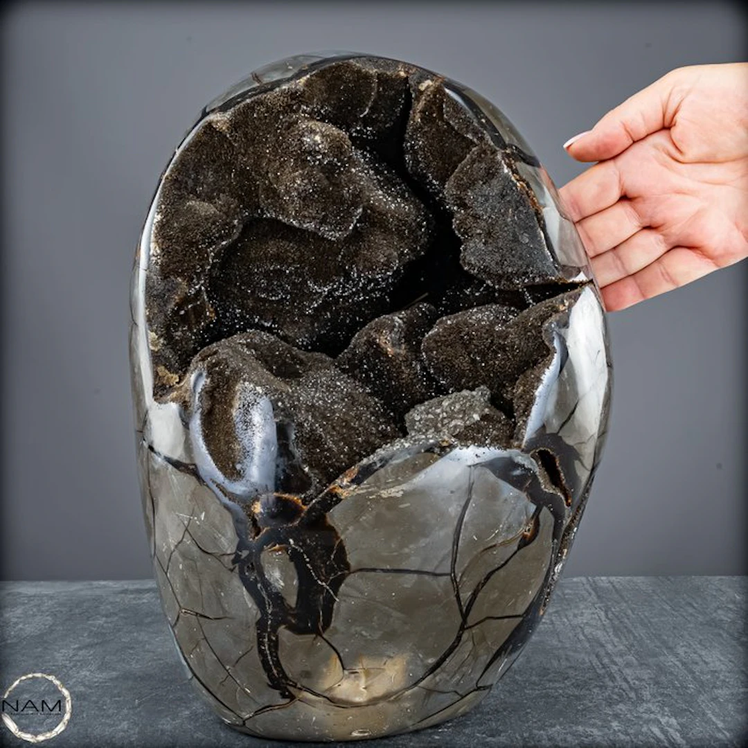 Natural septarian druse with calcite crystals - Of the...