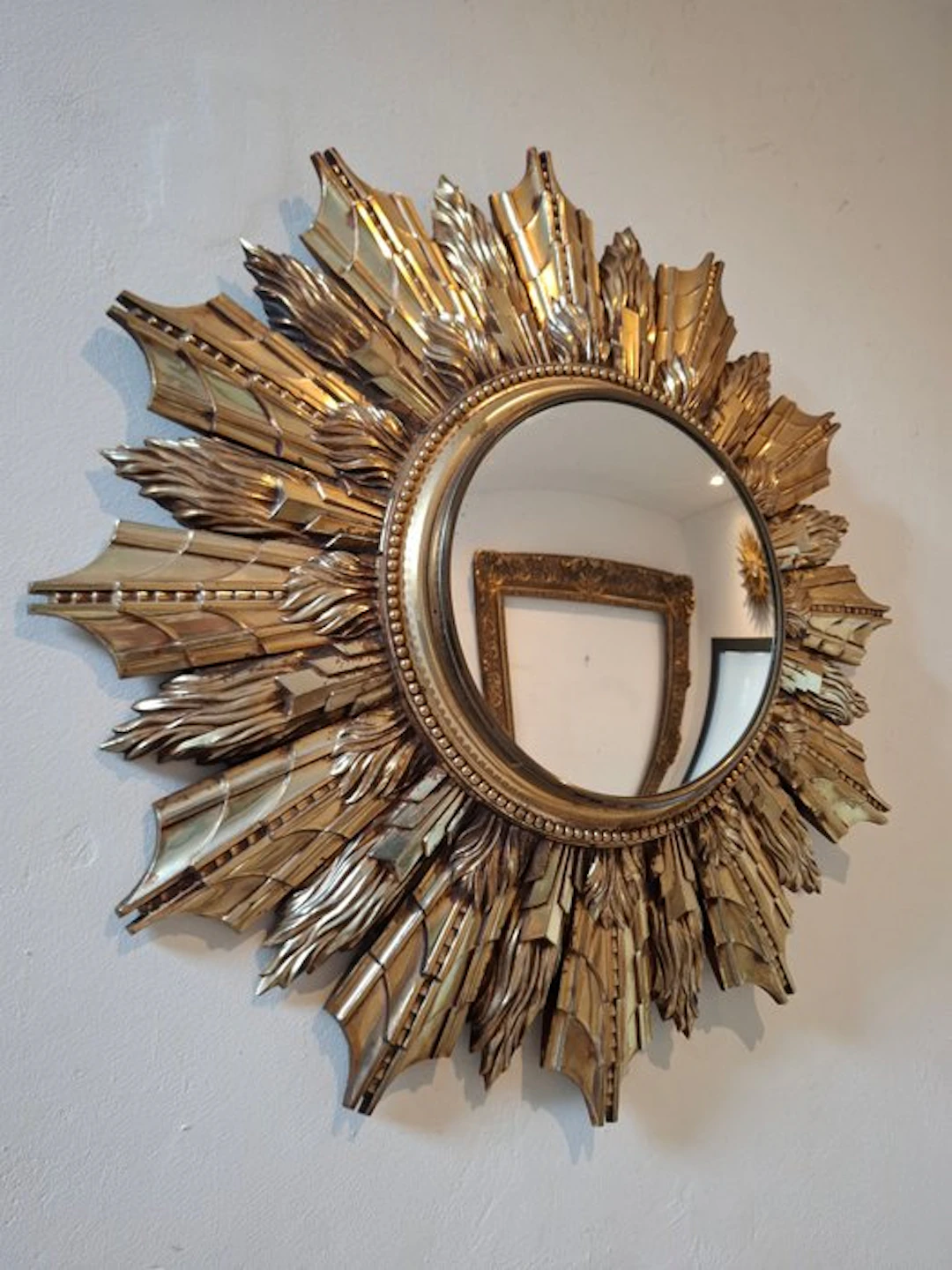 Mirror- Luxurious sun mirror - Metal - Gold-colored net