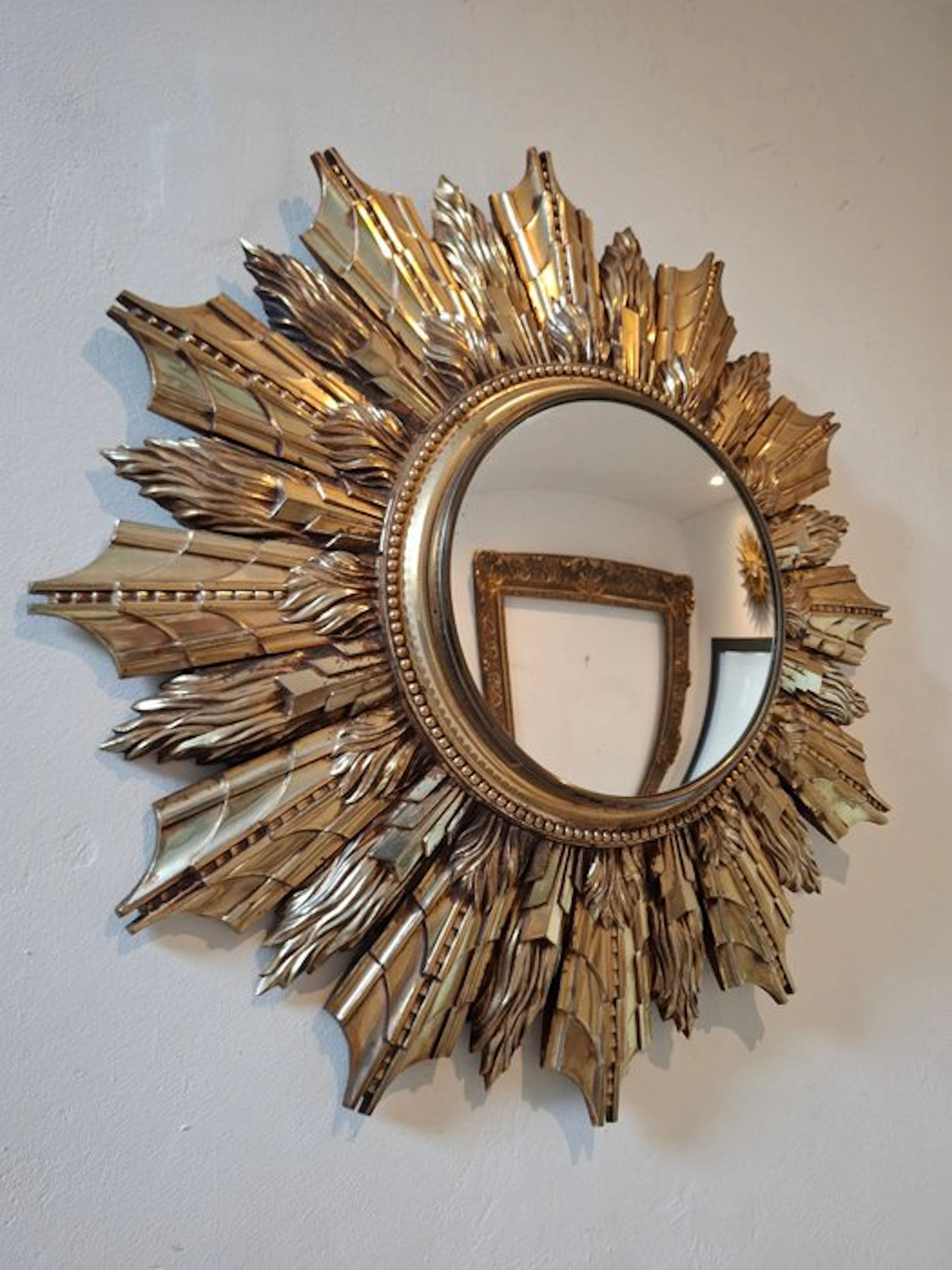 Mirror- Luxurious sun mirror - Metal - Gold-colored net