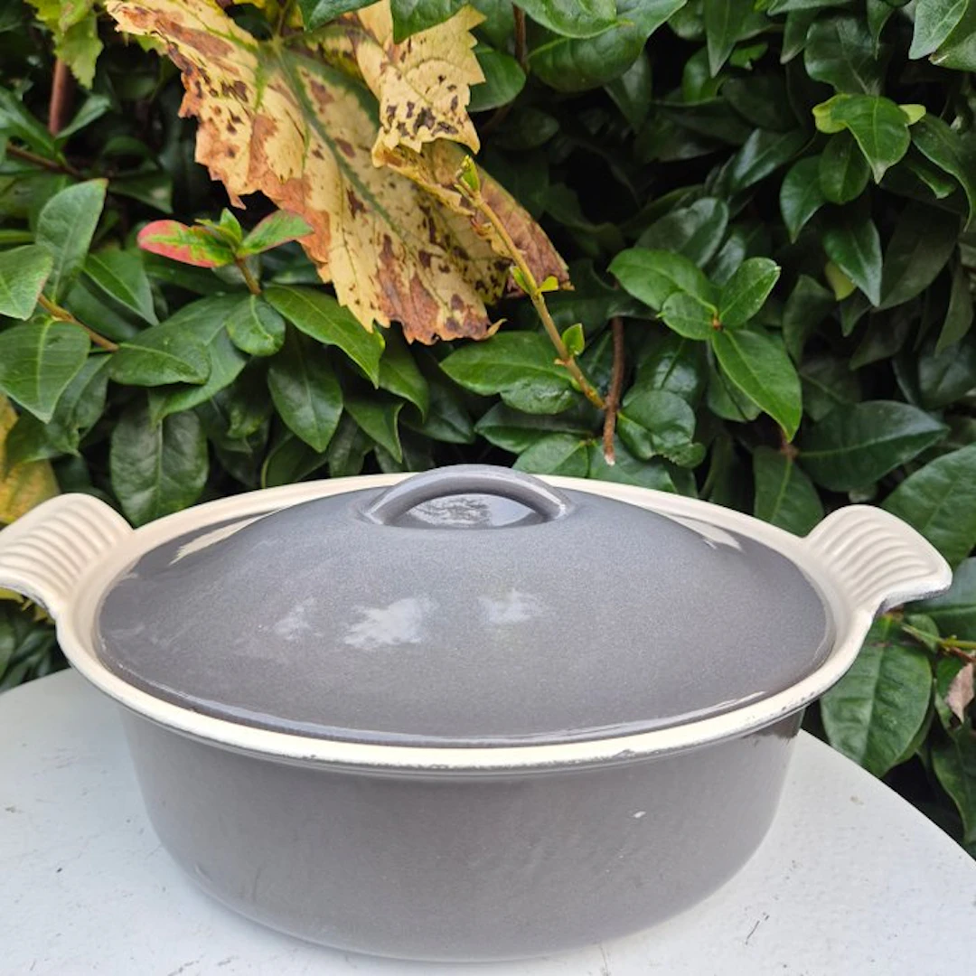 Cousances - Casserole dish - cast iron - With lid