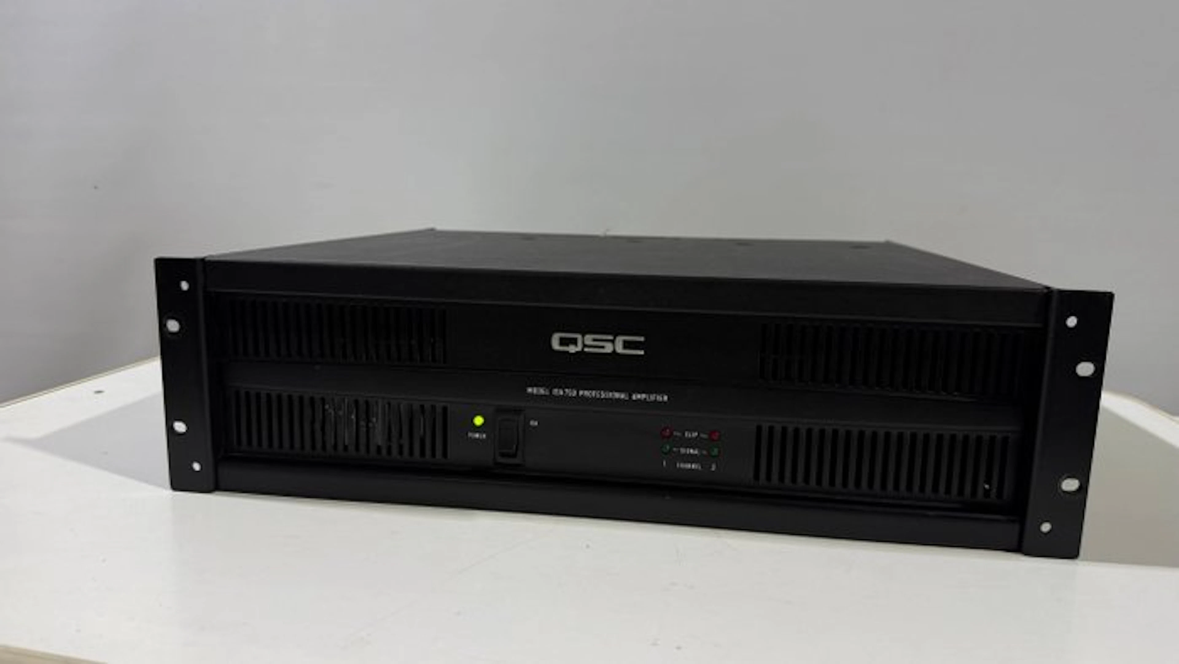 QSC - ISA 750 Solid state power amplifier