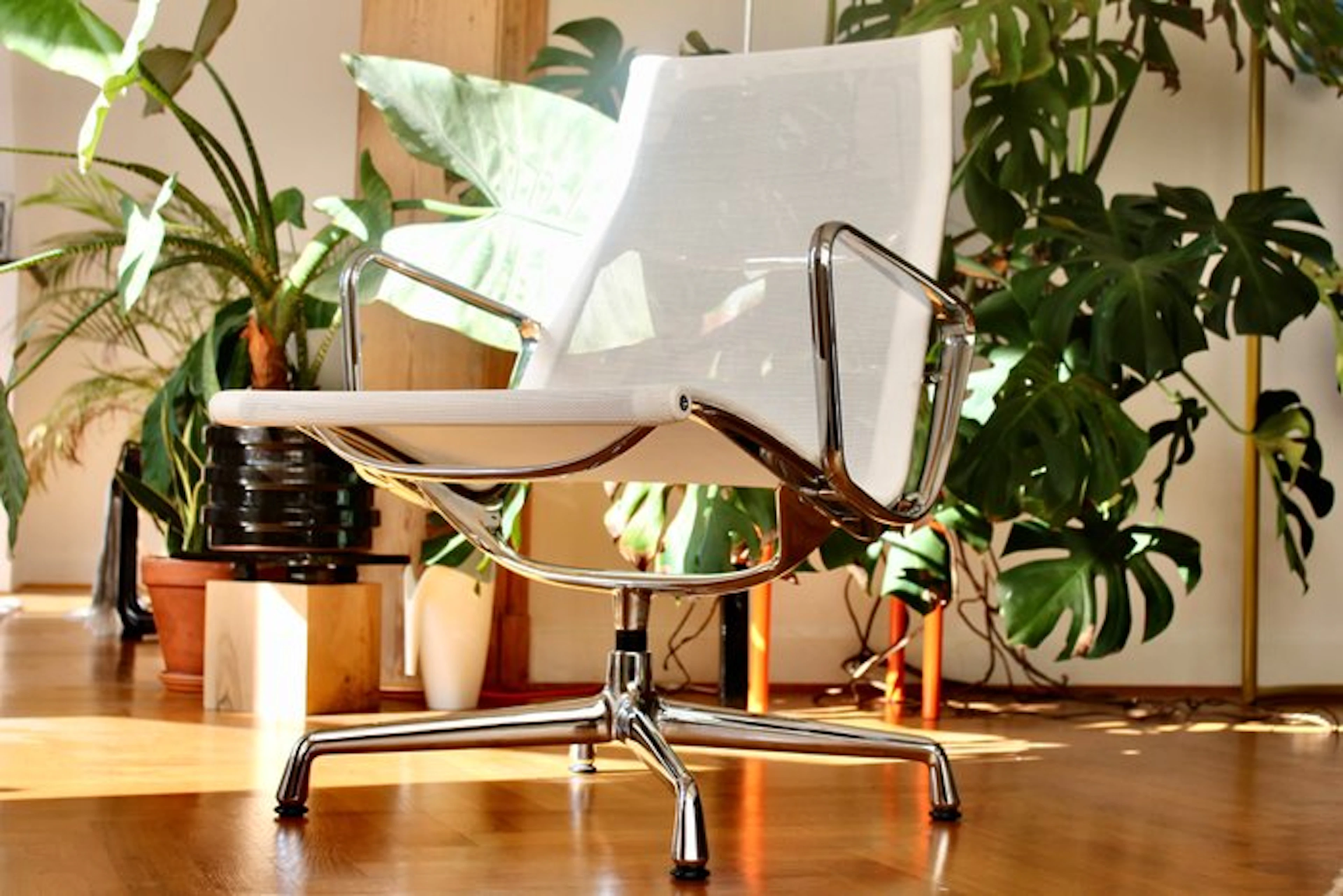 Vitra - Charles & Ray Eames - Armchair - EA116 - Aluminium