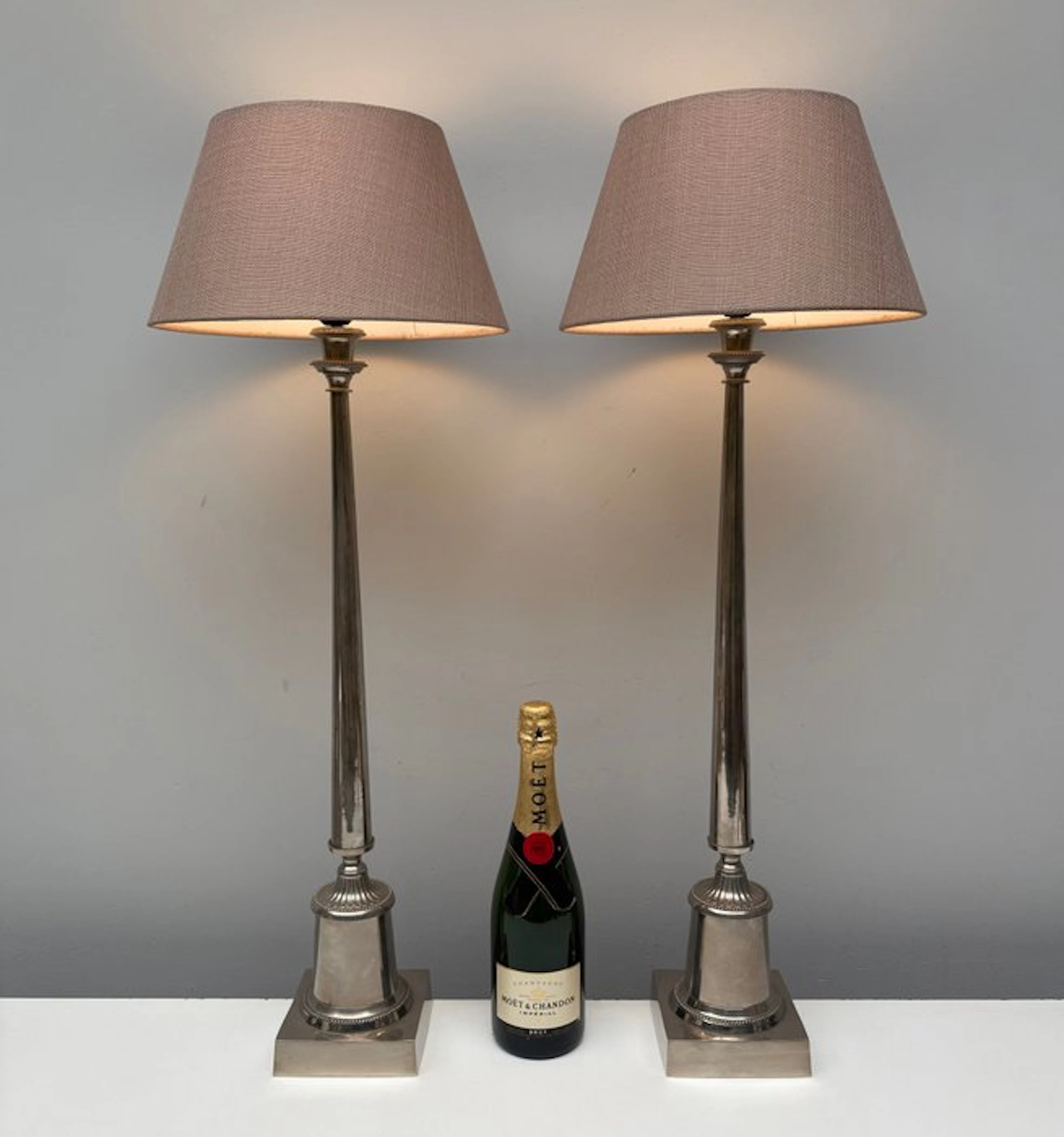 Table lamp - Nickel-plated brass - Two large ambient lamps.