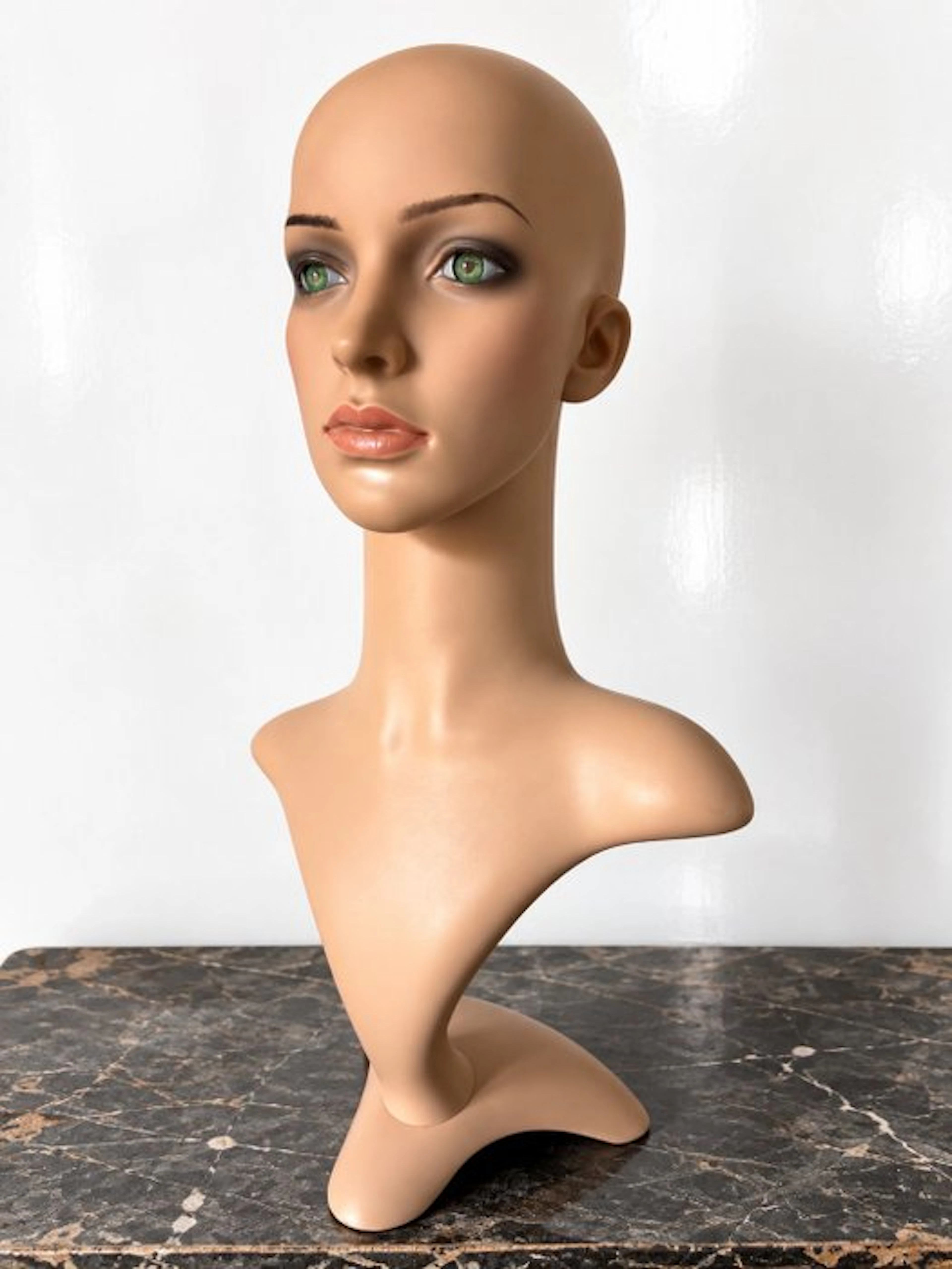 Mannequin - Iconic 1970s–80s Female Mannequin Bust –...
