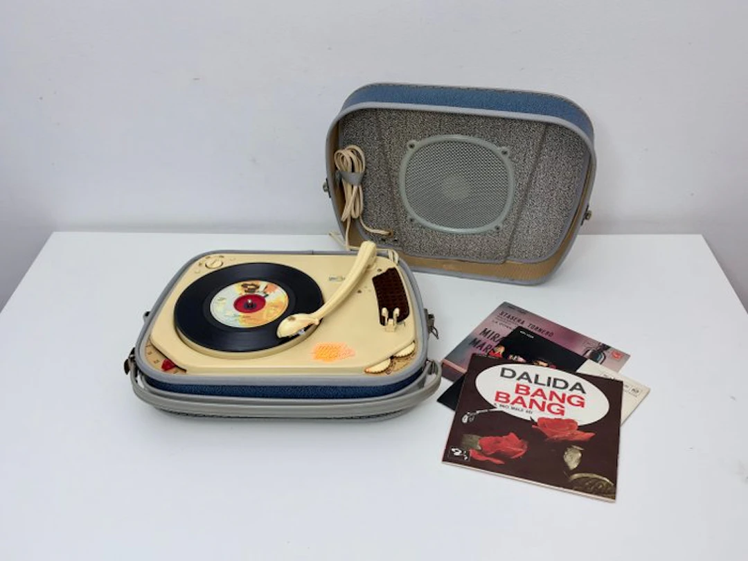 Teppaz - Oscar Portable Vacuum Tube Suitcase Record player