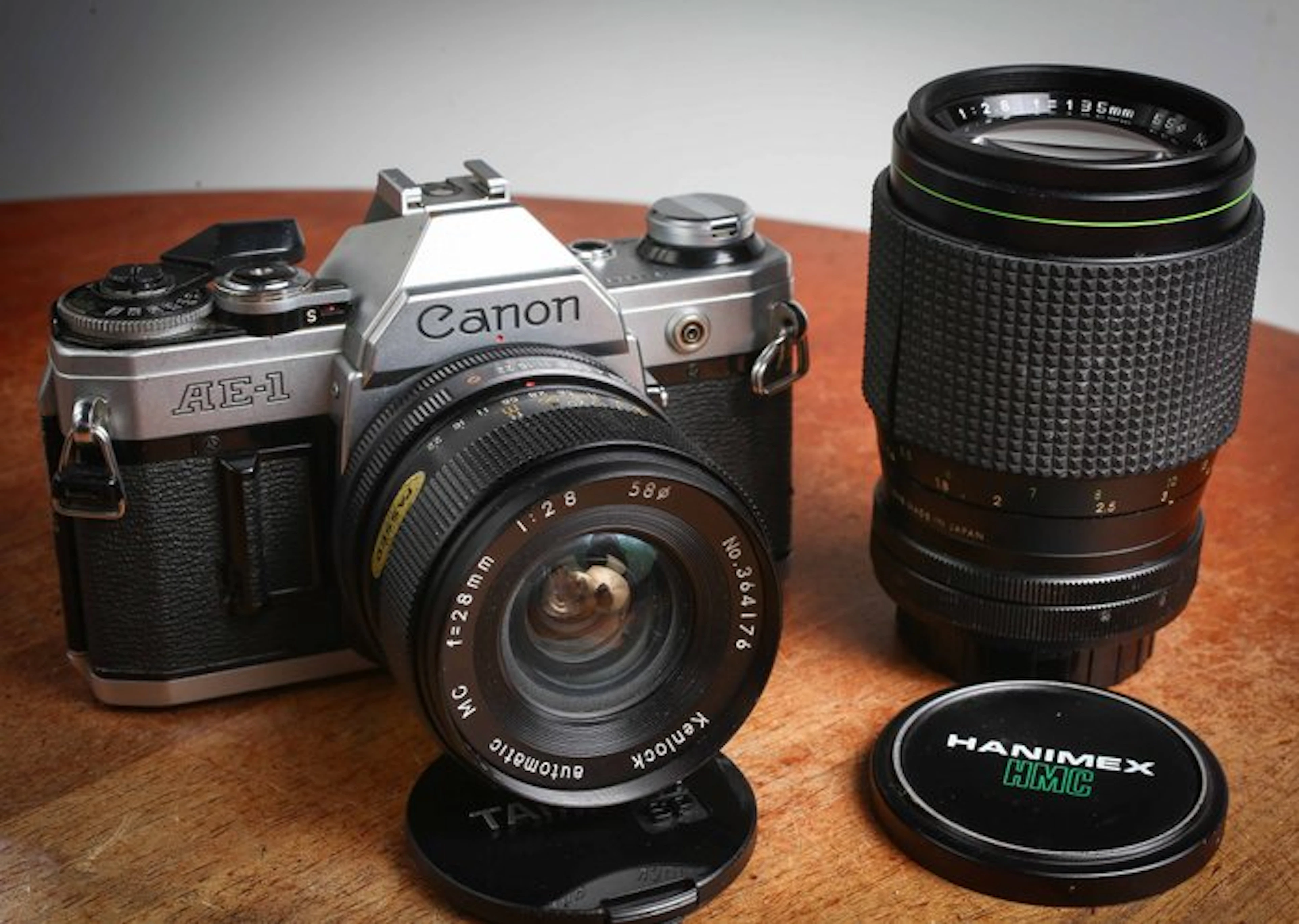 Canon AE-1 lens Kenlock 28 mm 2,8 +Vivitar 135 mm 2,8...