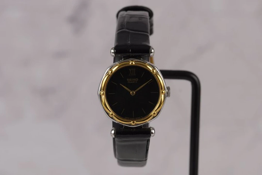 Seiko - Quartz - 2320-0330 - Women - 1981