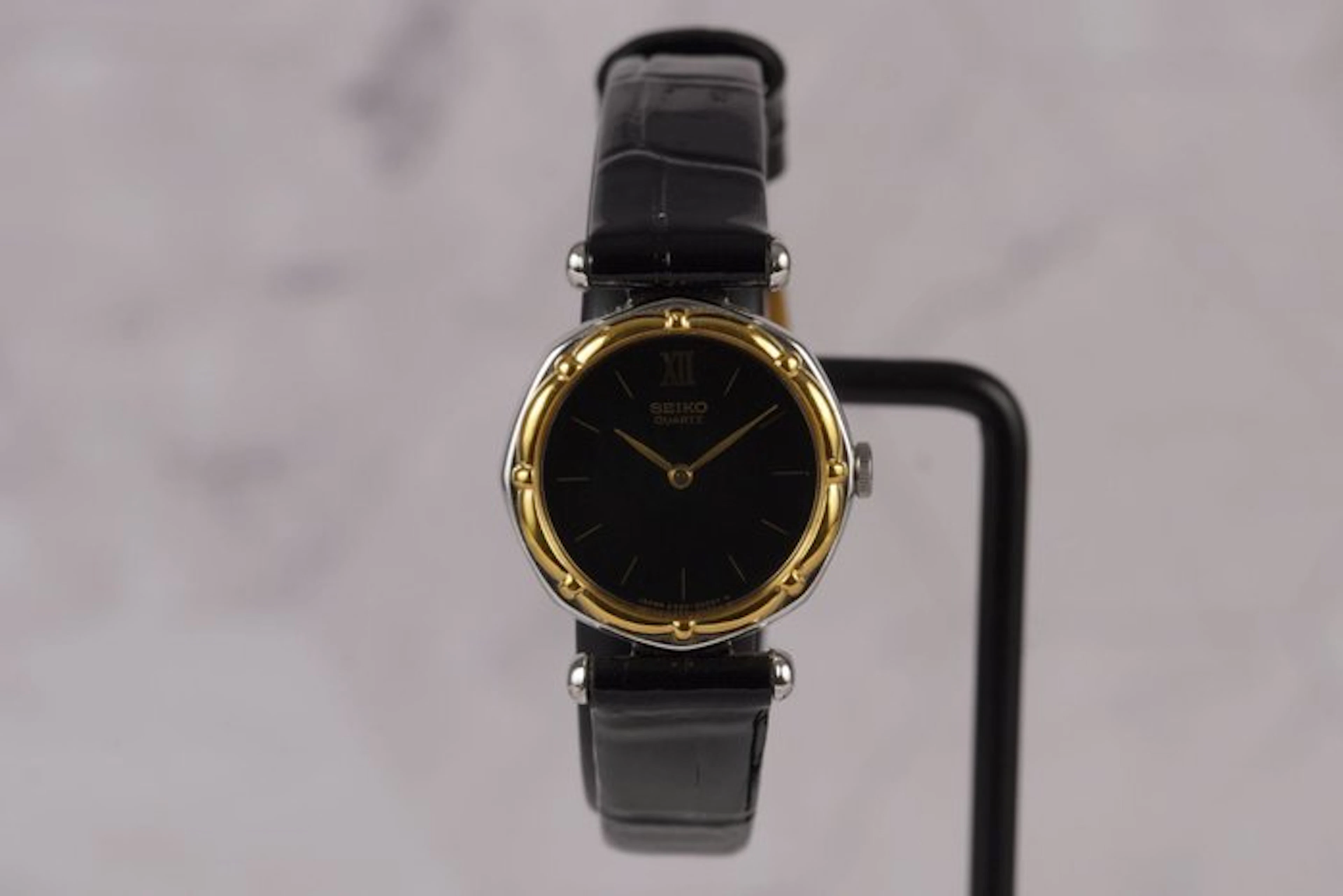 Seiko - Quartz - 2320-0330 - Women - 1981