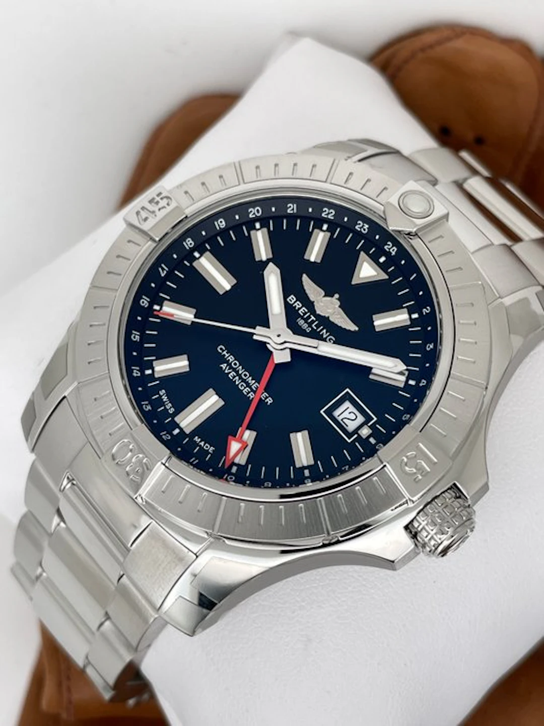 Breitling - Avenger Automatic GMT - No reserve price...