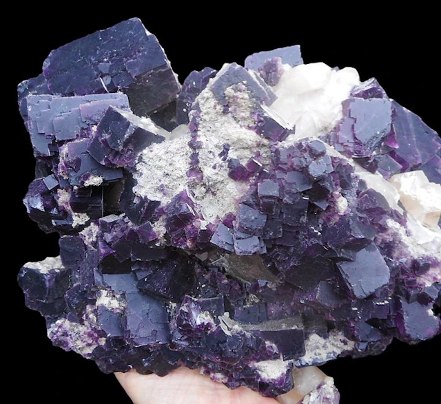 Fluorite Crystals - Height: 23 cm - Width: 19 cm- 6 kg - (1)