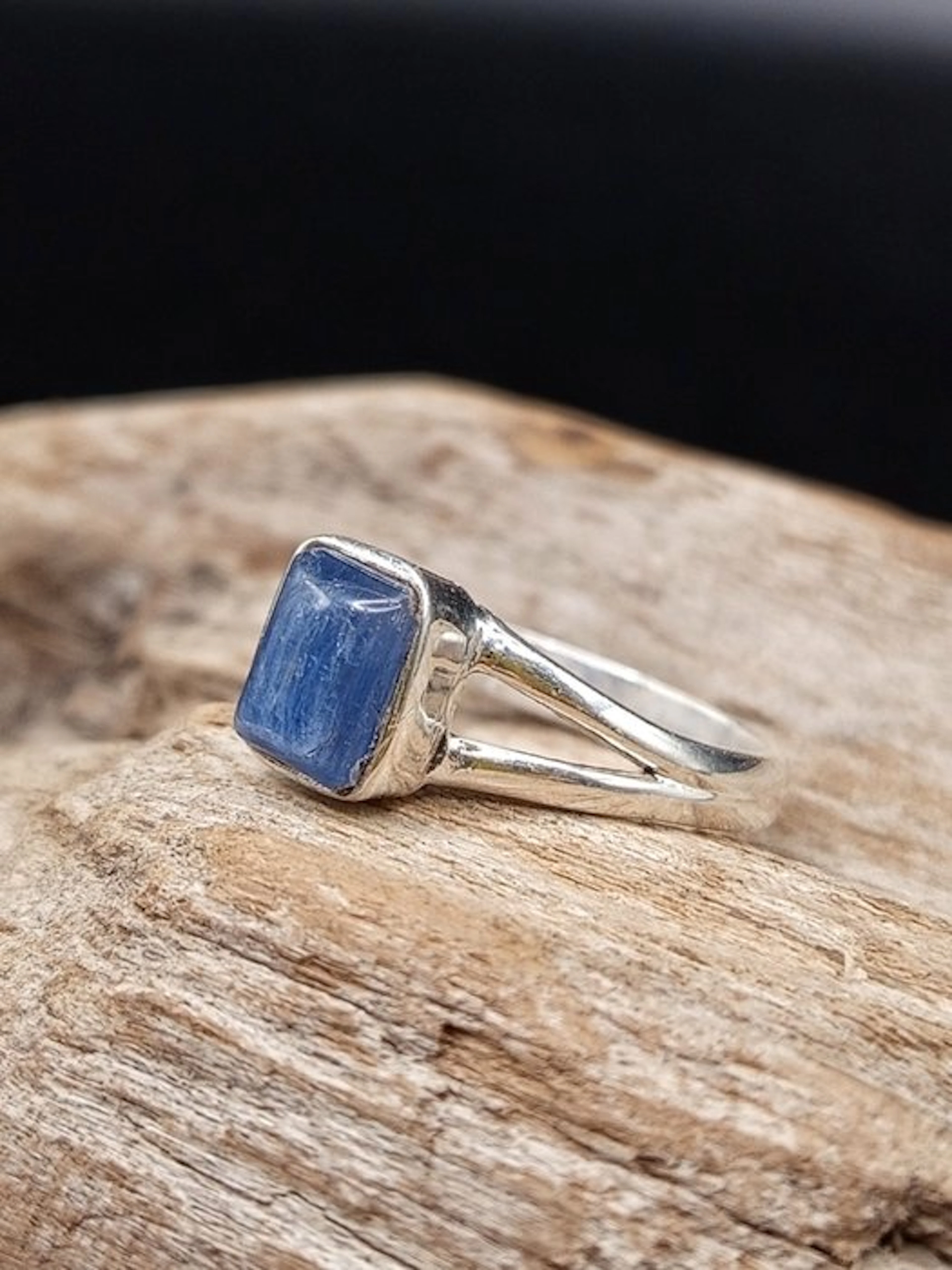 Unique Piece Ring in 925 Silver with Blue Cyanite Top Quality- 3.4 g - (1)