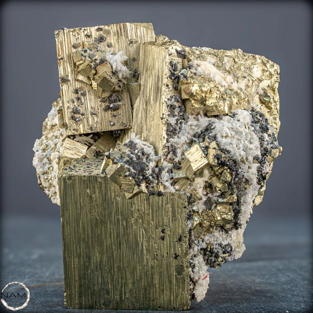 Exclusive pyrite layer with quartz and galena –...