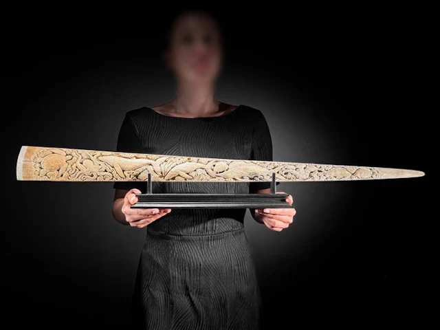 NO RESERVE PRICE - Patinated and finely carved Swordfish...