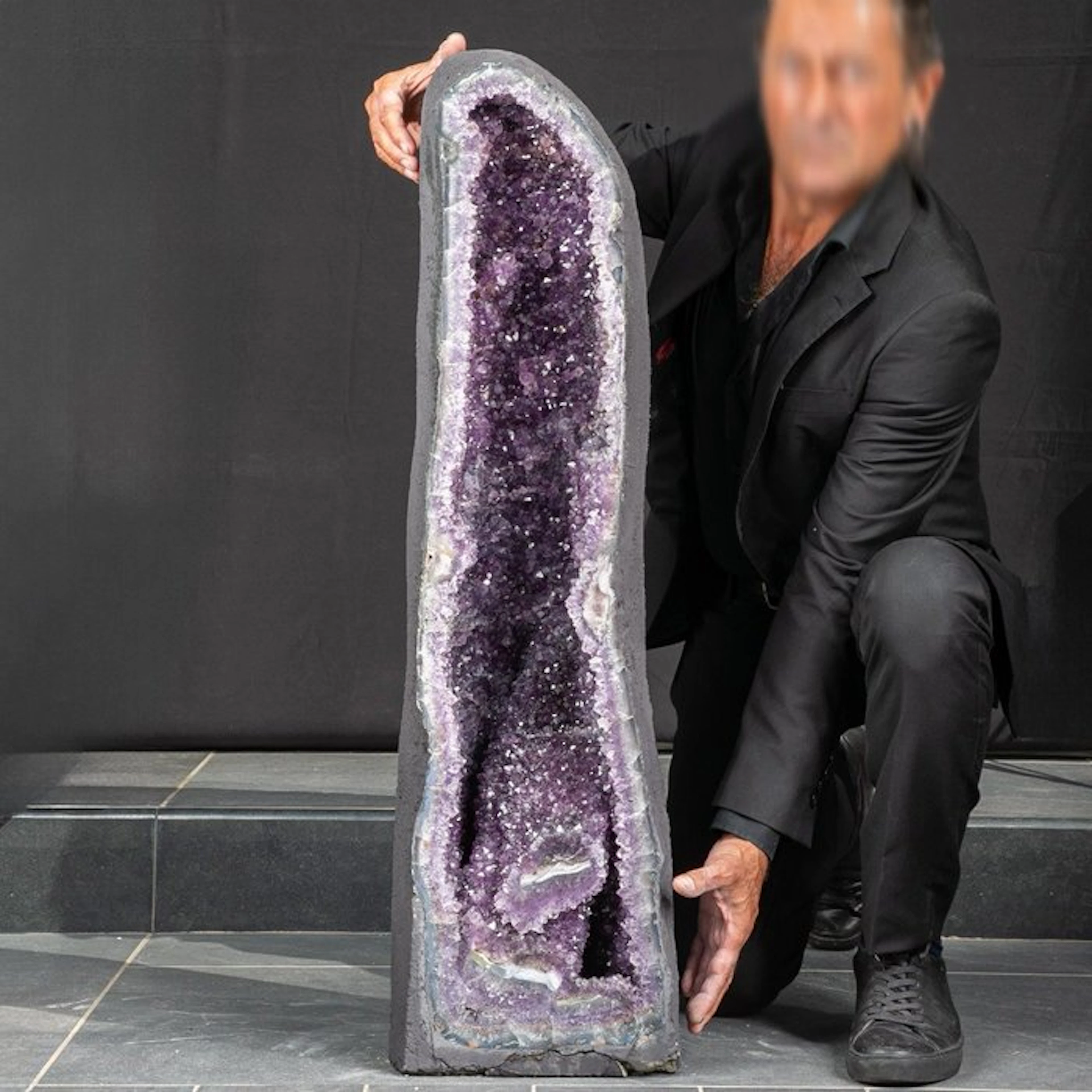 Extraordinary Quality - Monumental Amethyst Chatedral...