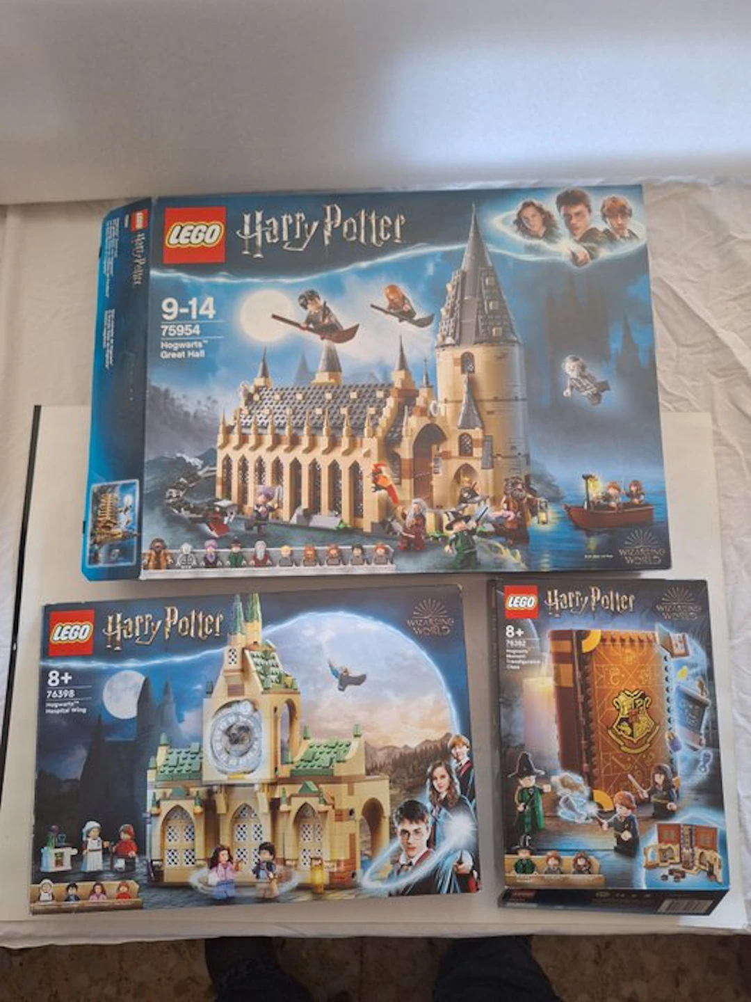 LEGO Set - Harry Potter - Hogwarts Great Hall; Hogwarts...