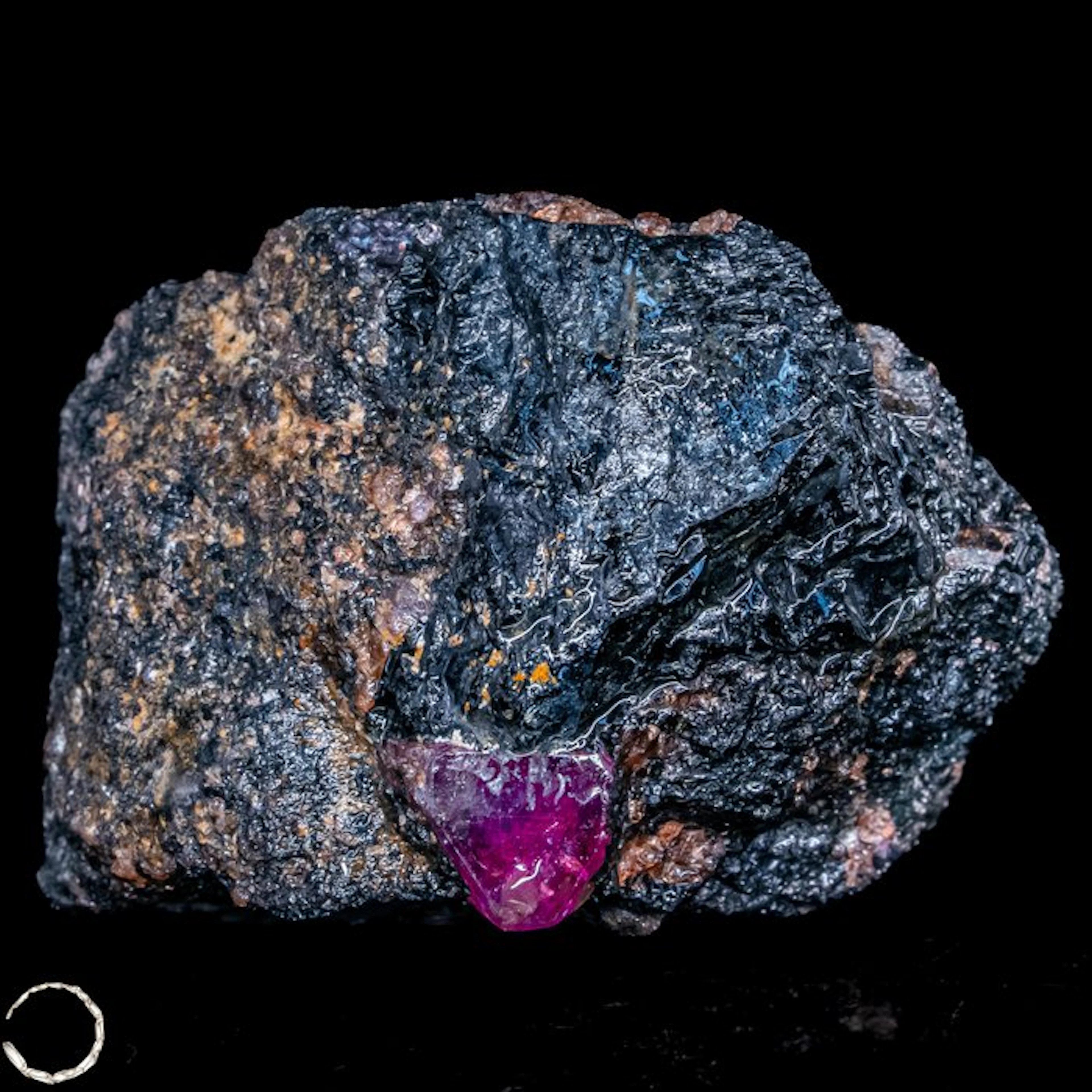 Padparadscha sapphire crystals – A fascinating play of...