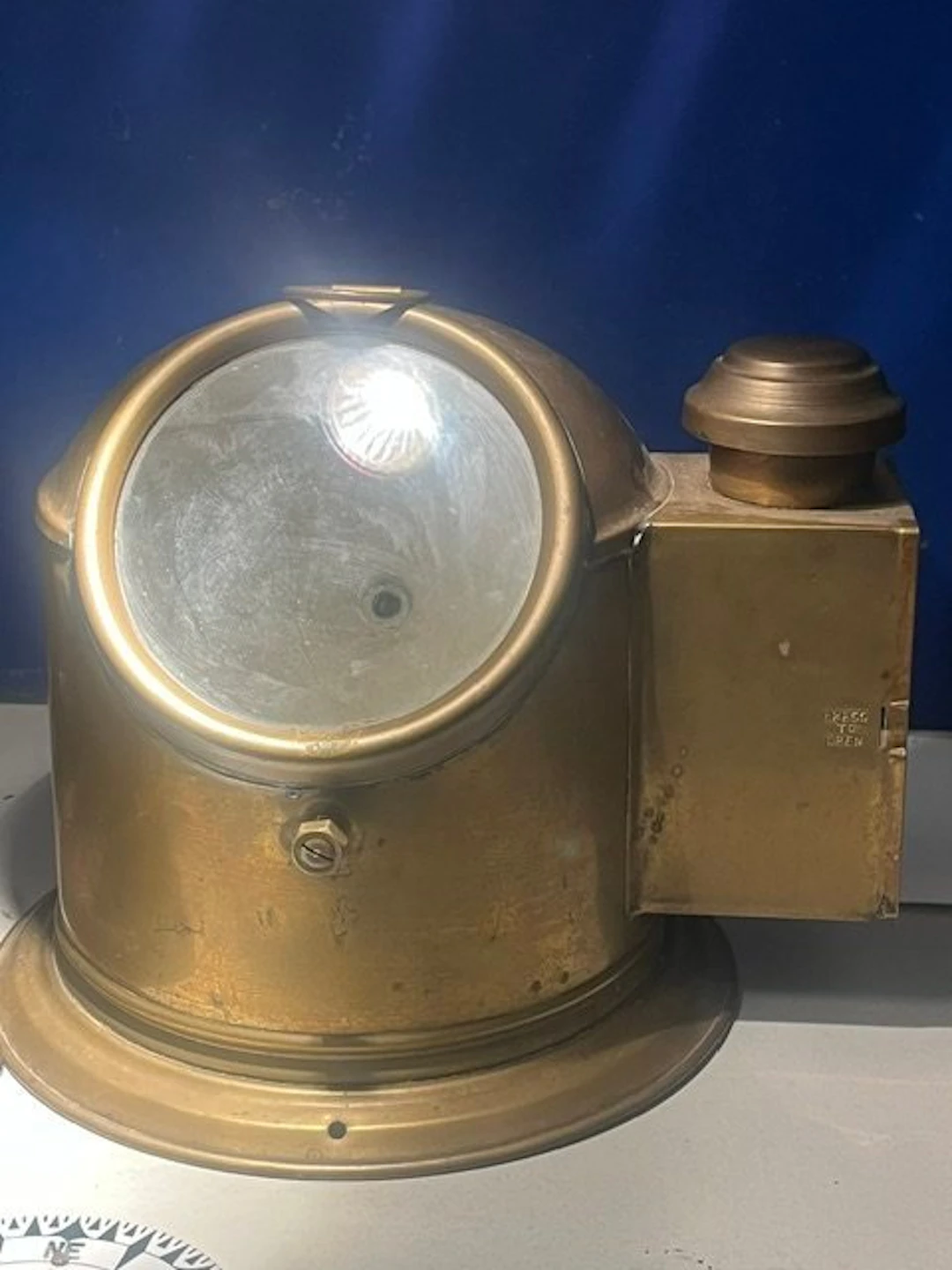 Ship's compass - Brass - Binnacle with a ship's compass
