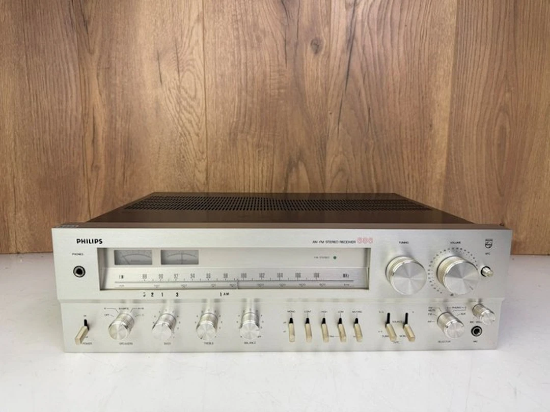 Philips - 686 Solid state stereo receiver